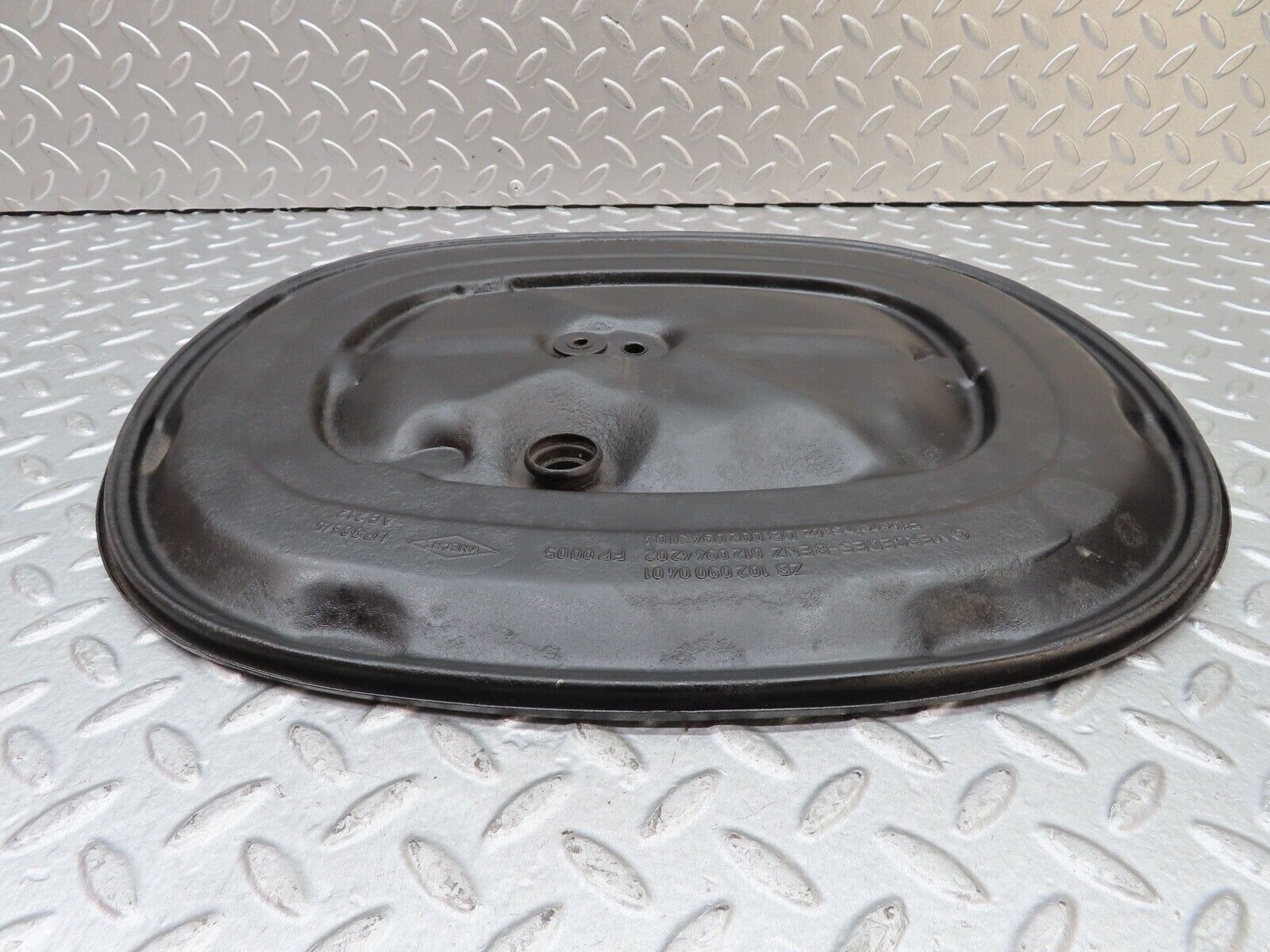 18494 Mercedes-Benz W123 230E Air Filter Box Housing Lid 1020900401