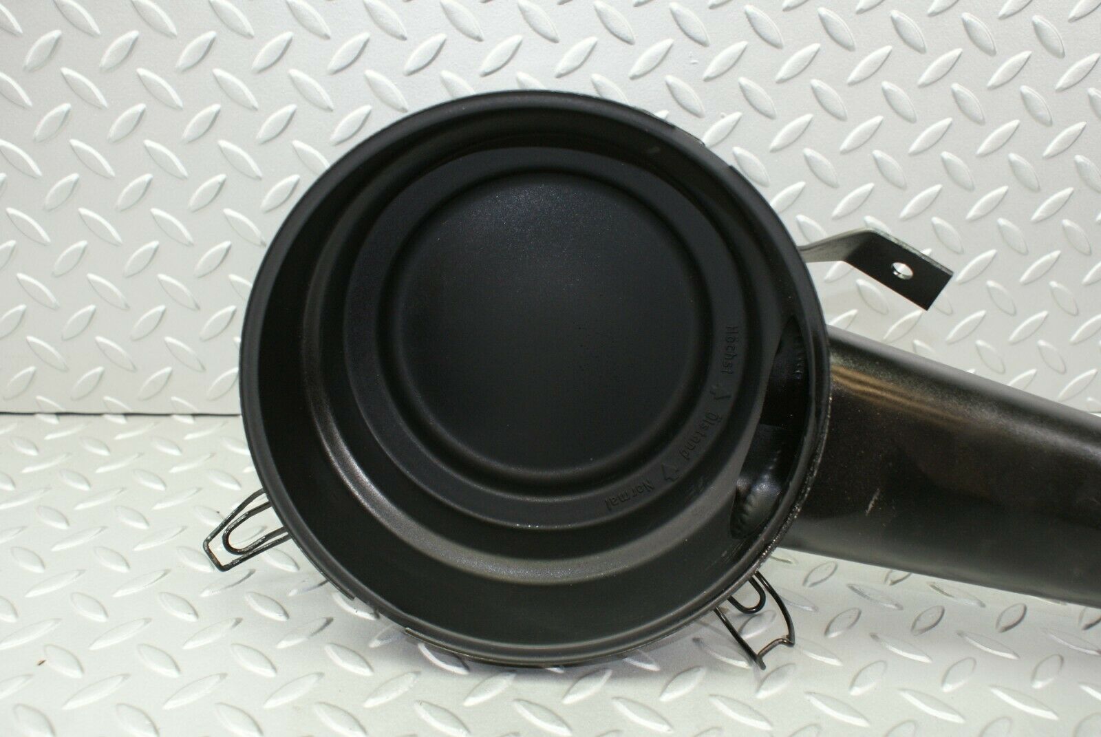 3081 Mercedes-Benz W115 220D Air Filter Box 3705585333