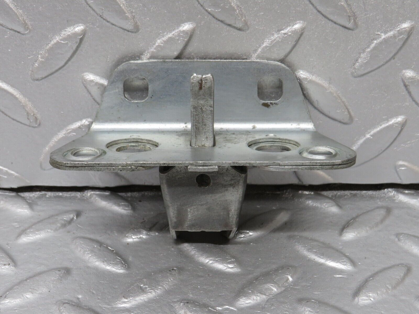 40290 Mercedes-Benz W110 230 Trunk Lock Latch