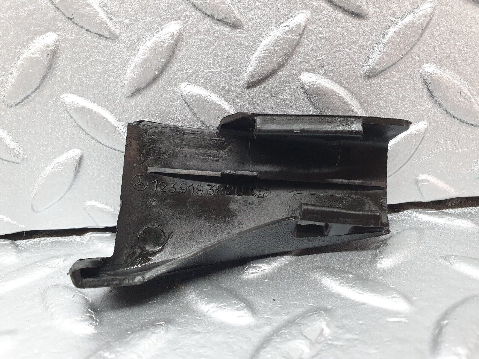 40790 Mercedes-Benz W123 300D Front Right Seat Cover Trim Black 1239193820