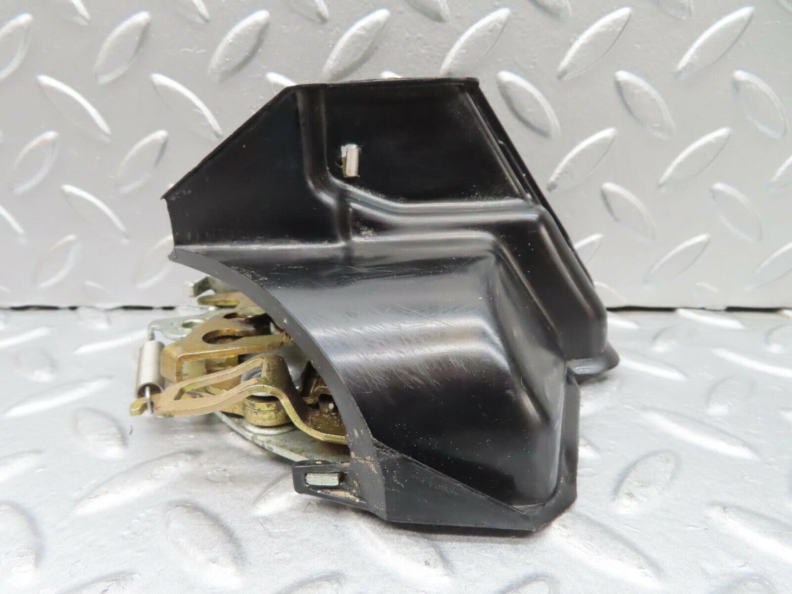 16053 Mercedes-Benz W123 280E Rear Left Door Lock Mechanism 1237330108