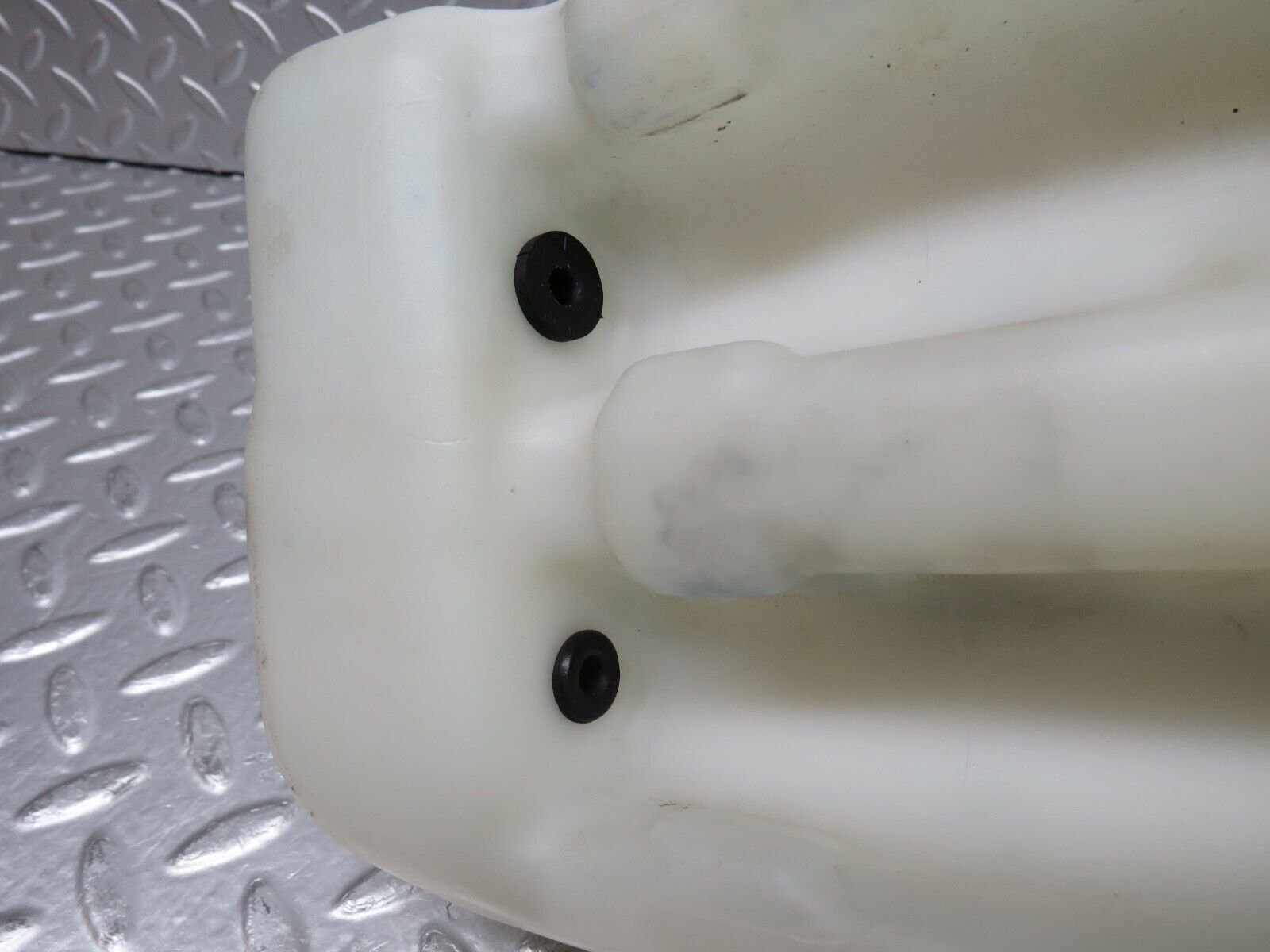 30434 Mercedes-Benz W124 230E Windscreen Washer Fluid Reservoir 1248691020