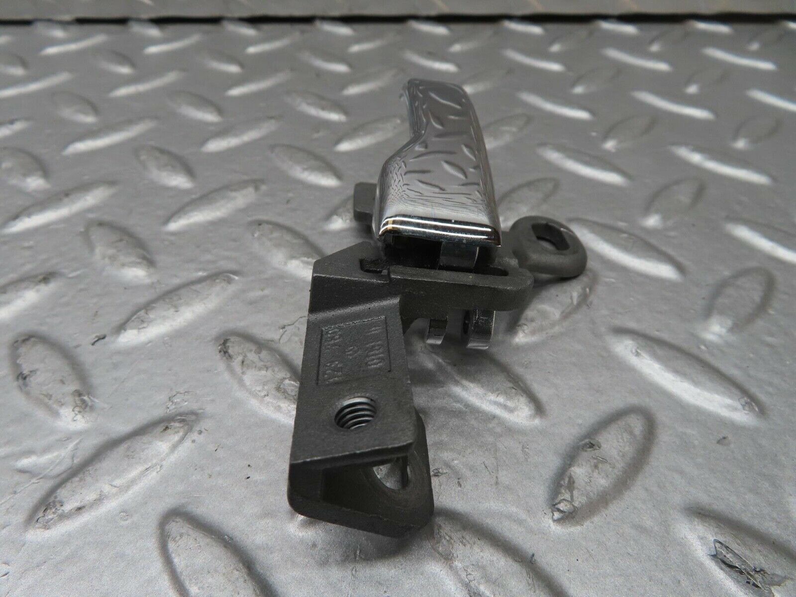 7042 Mercedes-Benz W123 230E Left Interior Door Handle1237600161