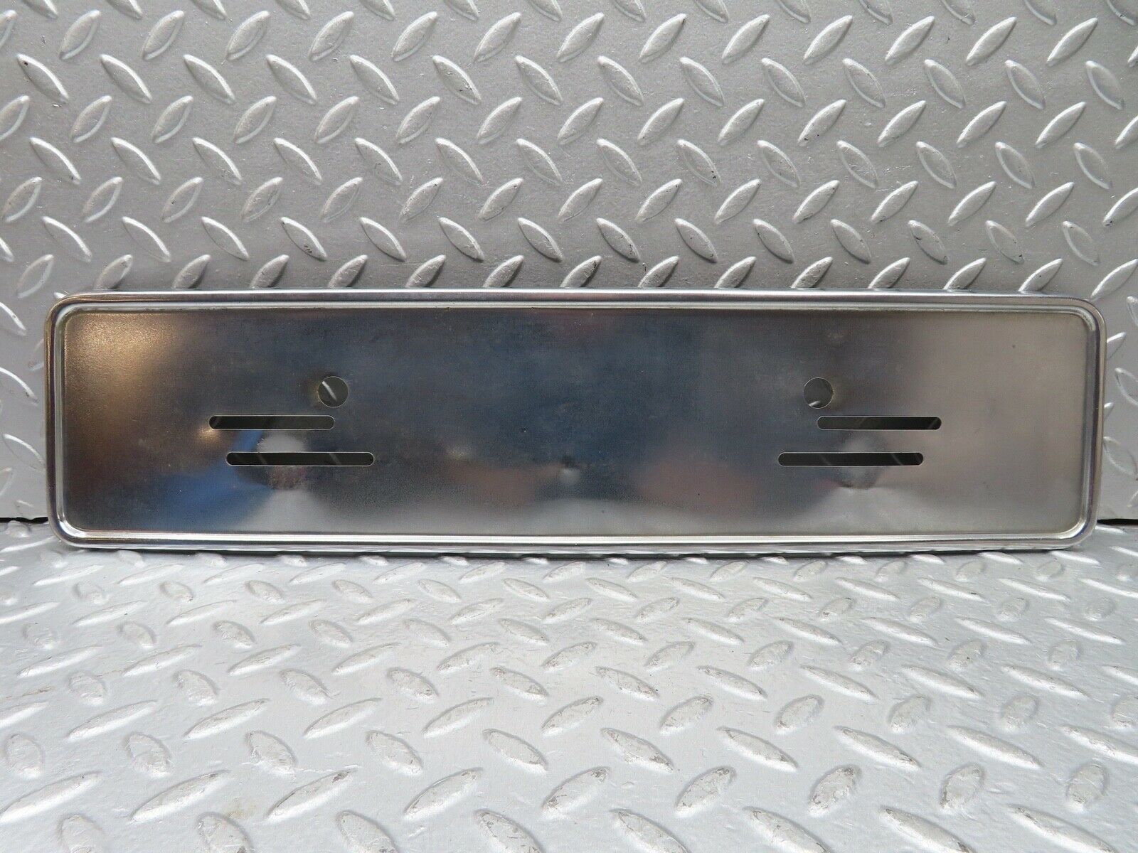 18606 Mercedes-Benz W120 W121 Ponton number Plate Holder