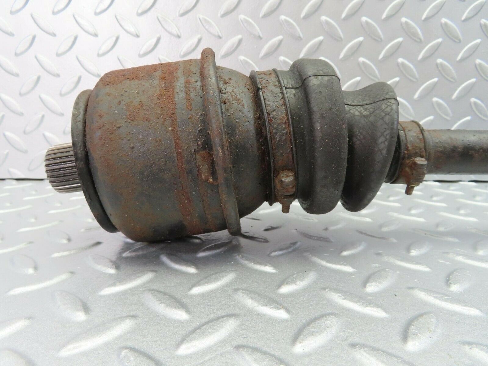 9785 Mercedes-Benz W115 220D Axle Shaft Drive Shaft