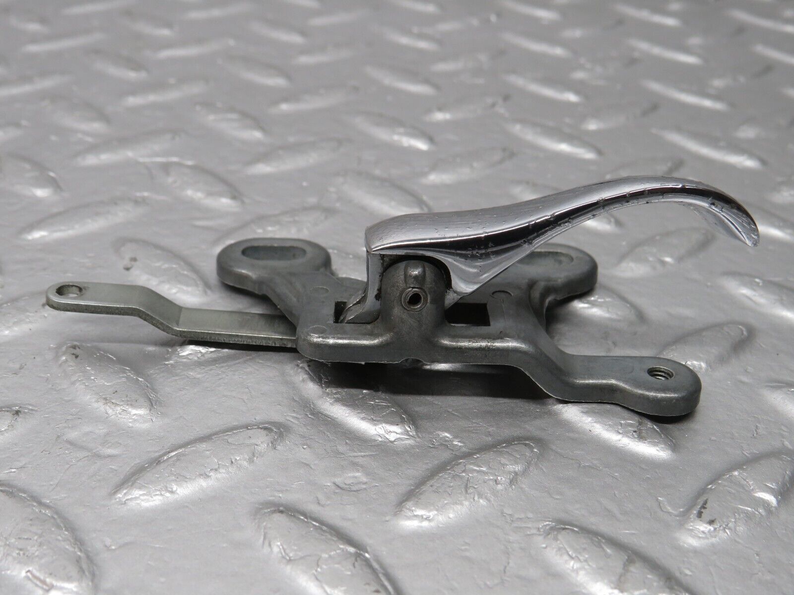 40255 Mercedes-Benz W110 230 Rear Right Interior Door Handle Chrome 1107660419