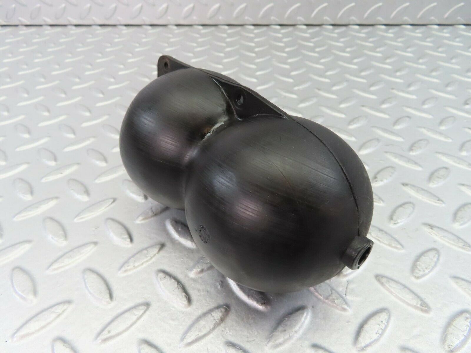 9373 Mercedes-Benz C124 300CE Coupe Vacuum Reservoir