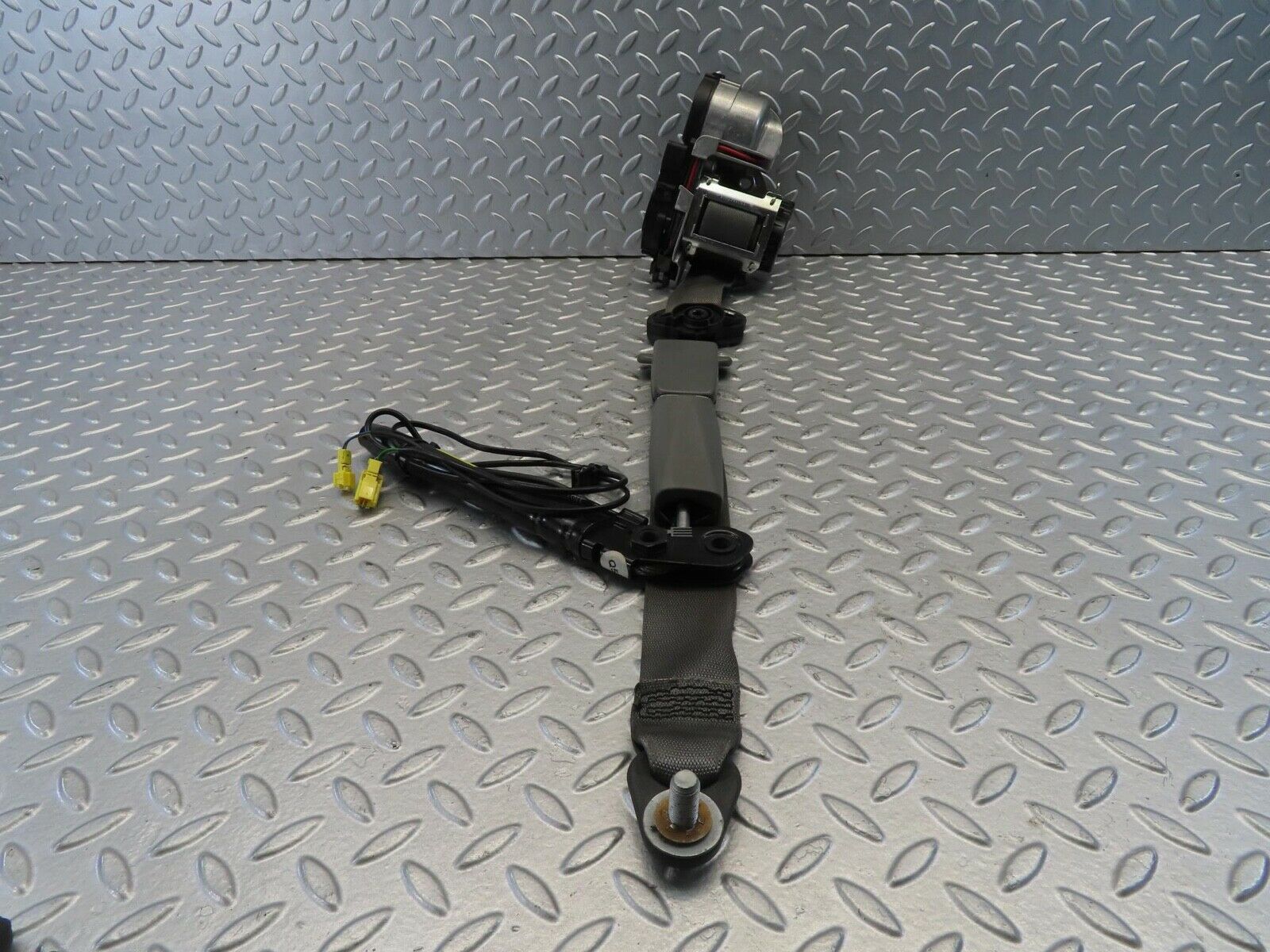 11211 Mercedes-Benz W221 S320 Front Right Seat Belt With Buckle