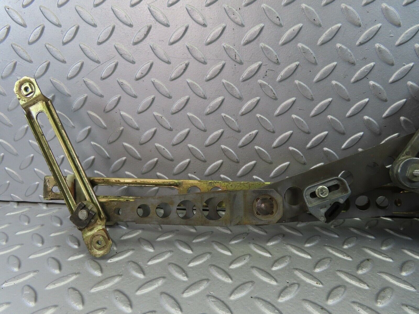 9155 Mercedes-Benz W123 Front Left Power Window Regulator 1237202746