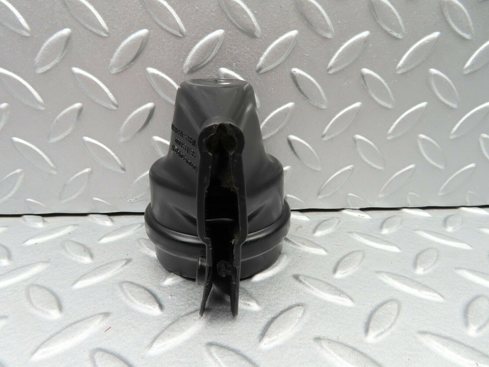5735 Mercedes-Benz W123 200 Ignition Coil Protective Cap 0001581785