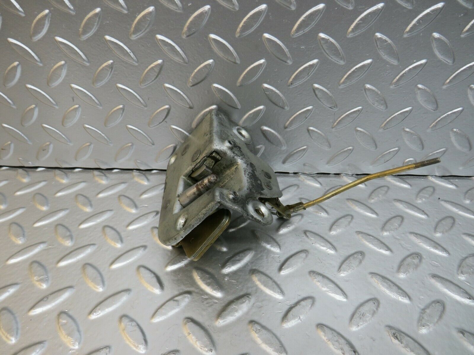 24570 Mercedes-Benz W108 Front Right Door Lock Mechanism