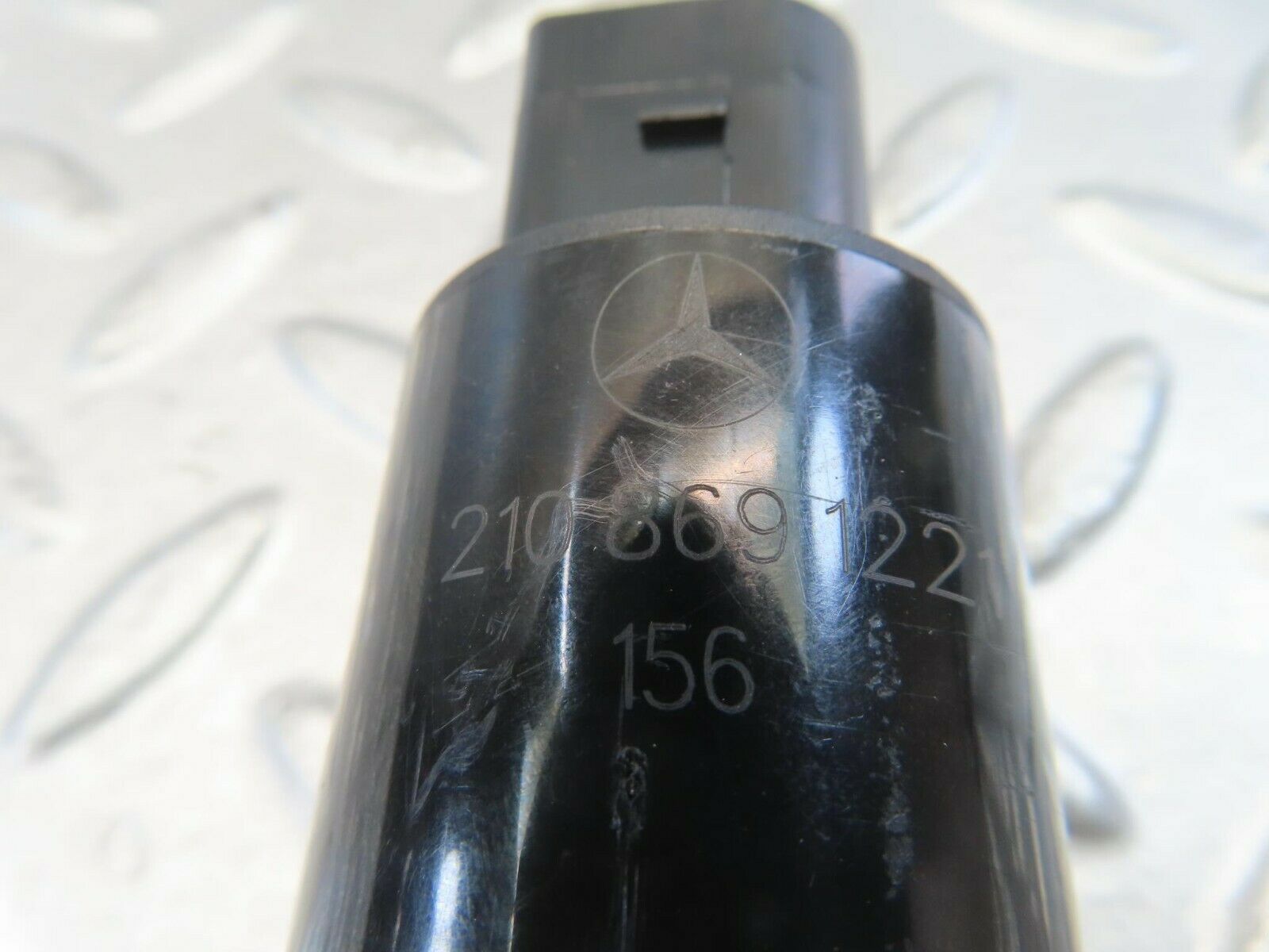 11134 Mercedes-Benz W221 S320 Headlight Washer Pump 2108691221