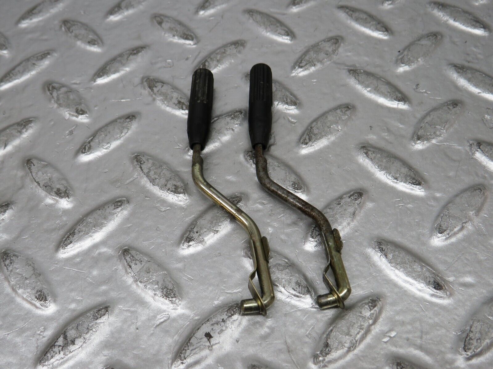 26978 Mercedes-Benz W123 240D Front Door Lock Knob Pair