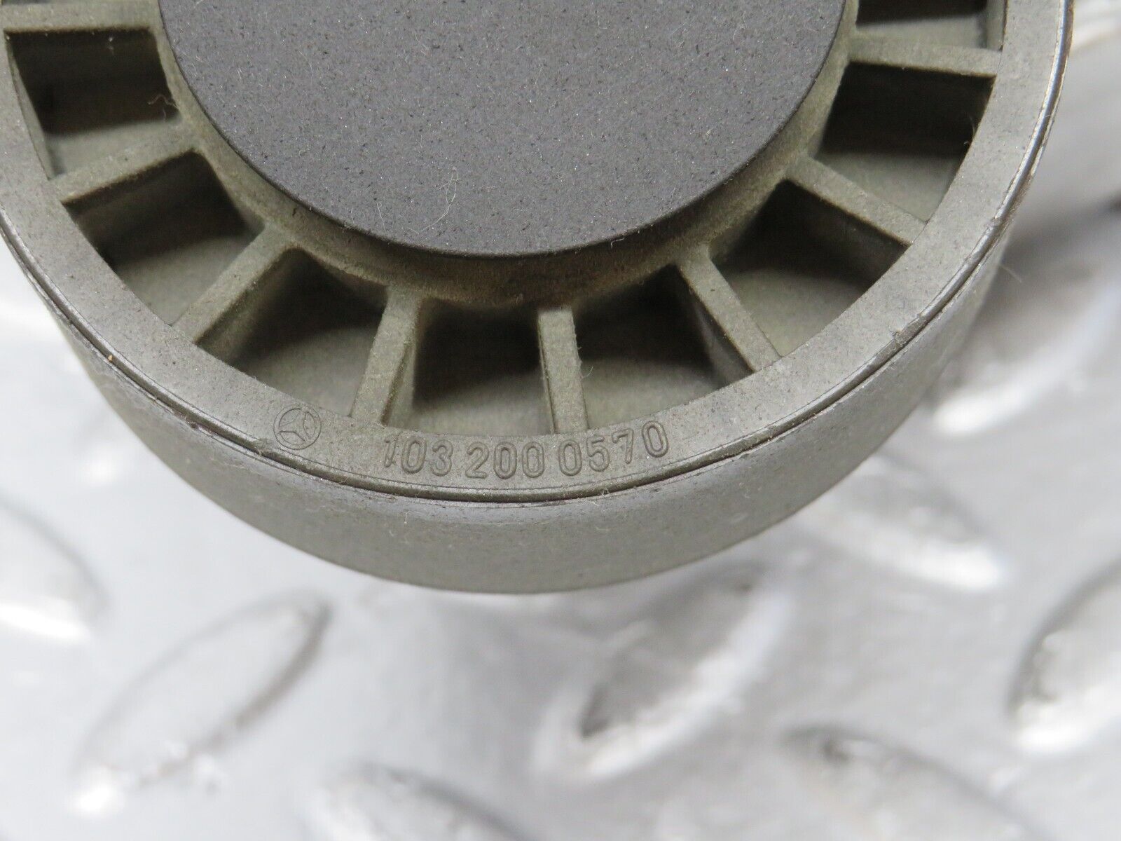 38932 Mercedes-Benz W201 190E 2.6L Belt Tensioner 1032021140 1032000570