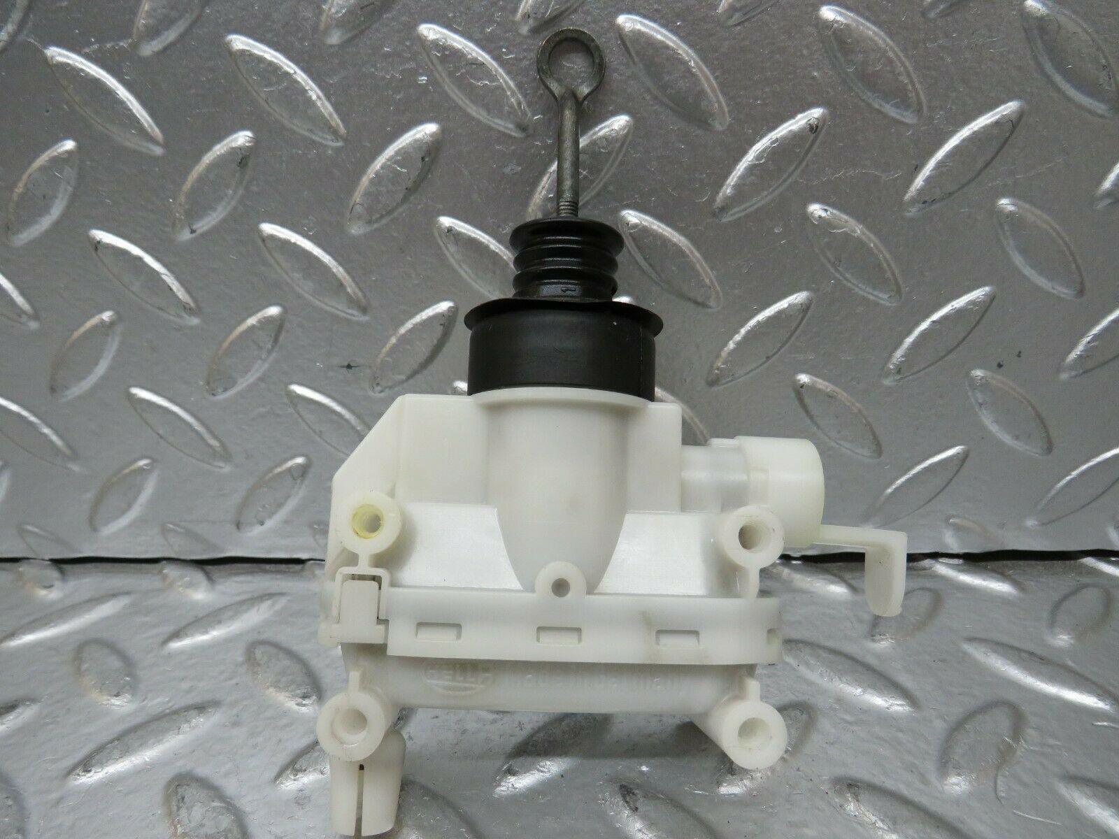 24252 Mercedes-Benz S124 220TE Door Lock Vacuum Actuator Hella Front Left