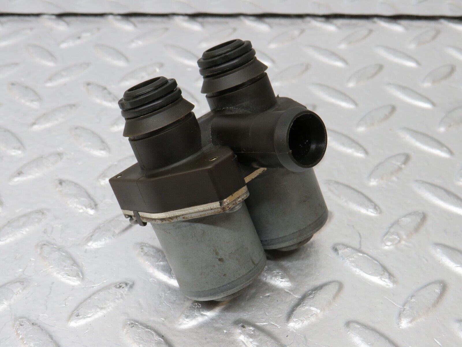 34900 Mercedes-Benz W210 320E Heater Control Duo Valve 0018307784