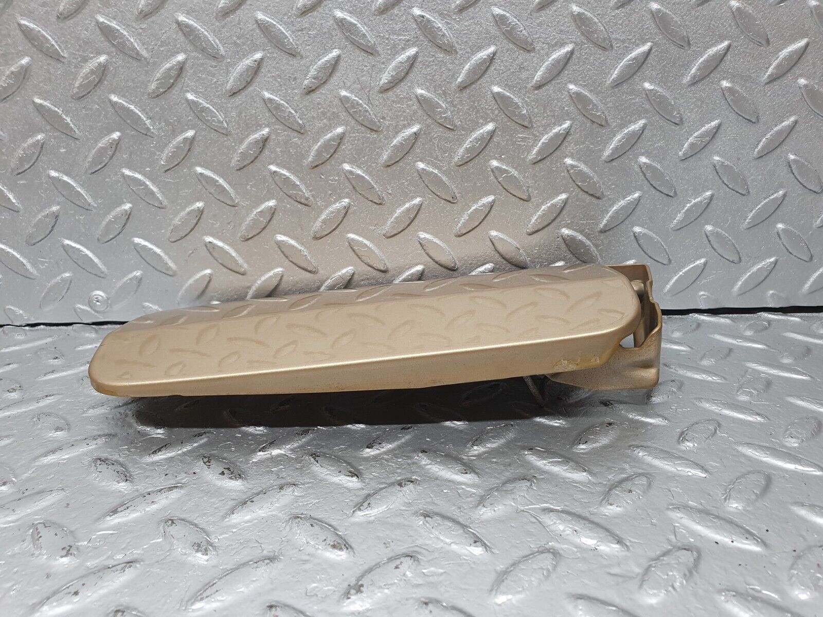 41473 Mercedes-Benz W124 200E Fuel Tank Flap Cap 1245841639