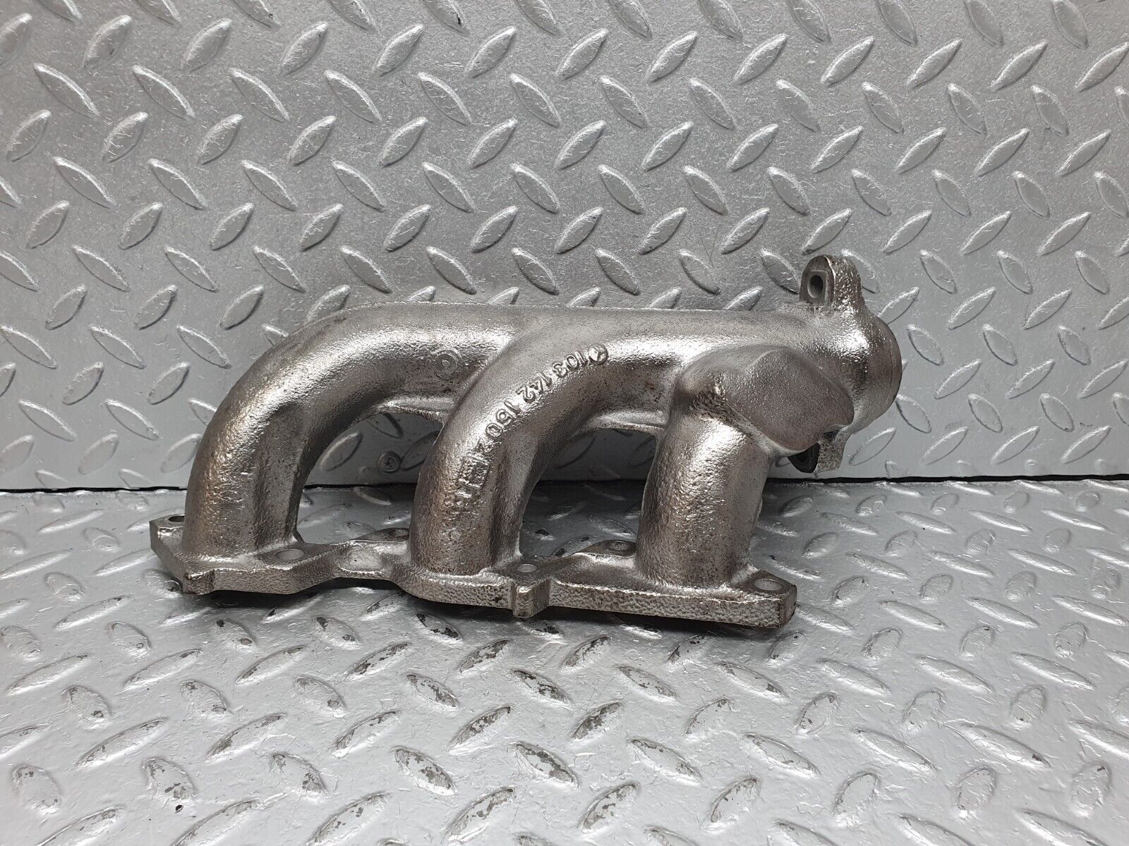 41201 Mercedes-Benz W126 300SE Exhaust Manifold Cylinder 1-3 1031421502