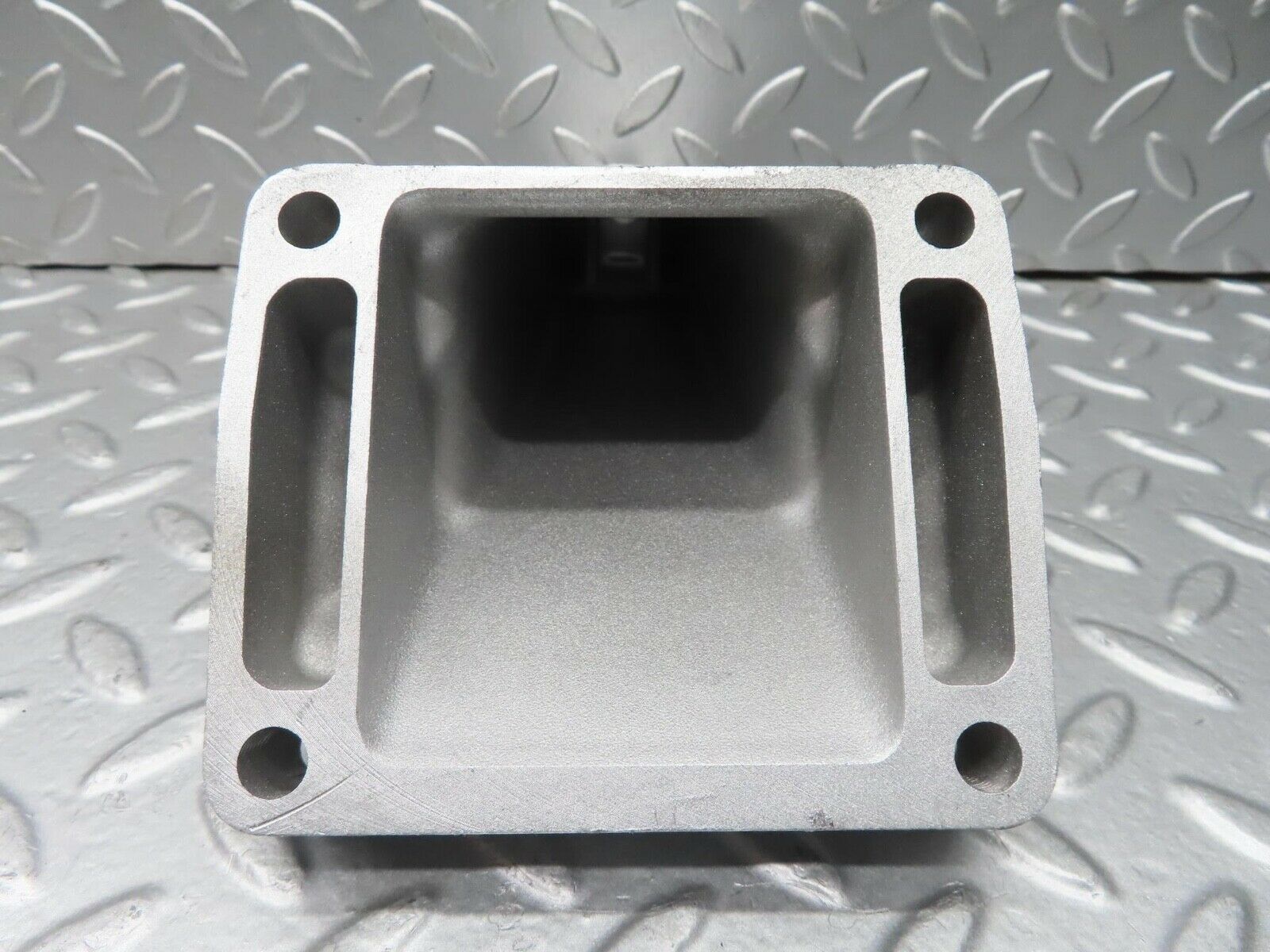 15093 Mercedes-Benz W140 S320 Engine Mount Bracket Left Side 6032235204