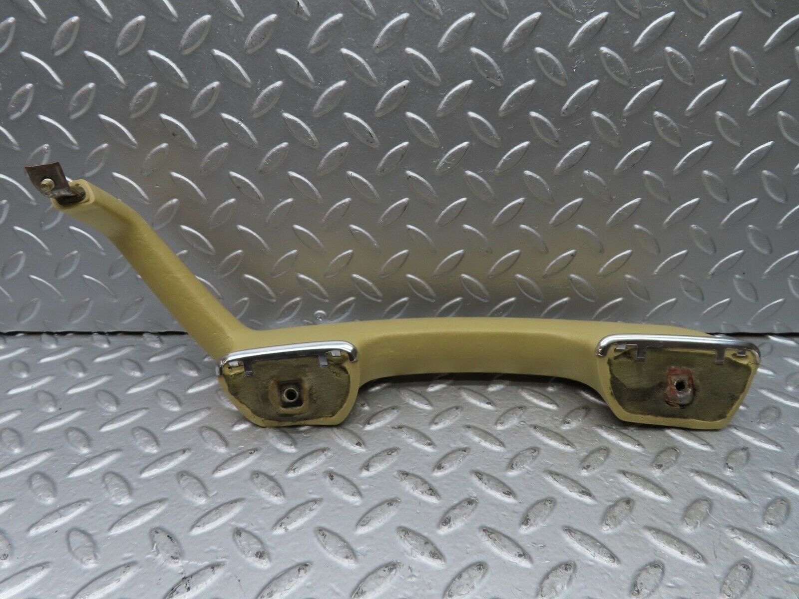 21030 Mercedes-Benz W123 230E Interior Door Handle Front Left Beige 1239701701