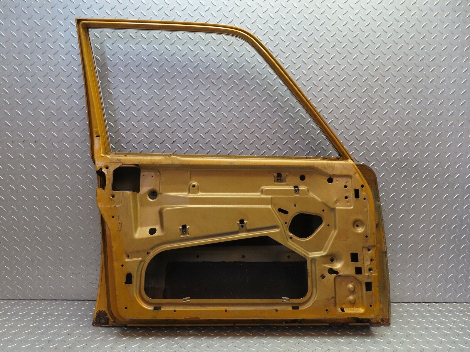 18810 Mercedes-Benz W116 Front Left Door