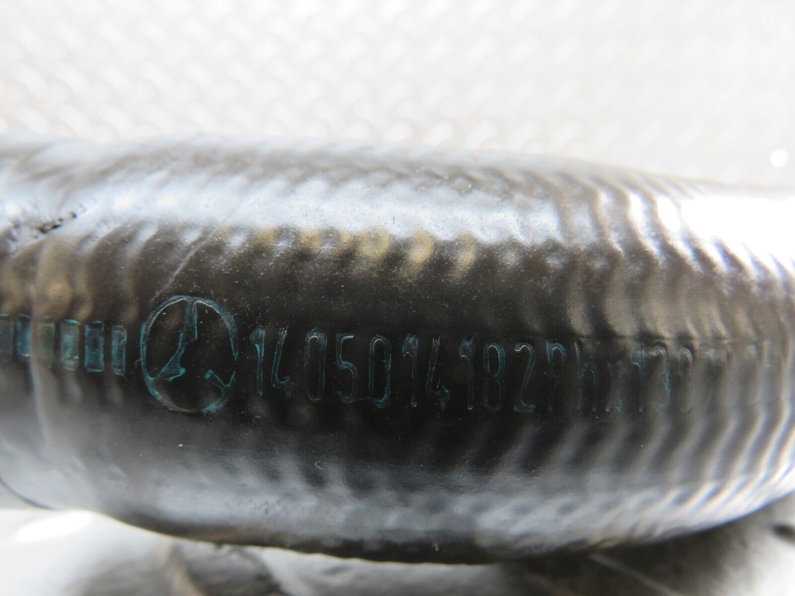 24853 Mercedes-Benz W140 S320 Radiator Hose Pipe 1405014182