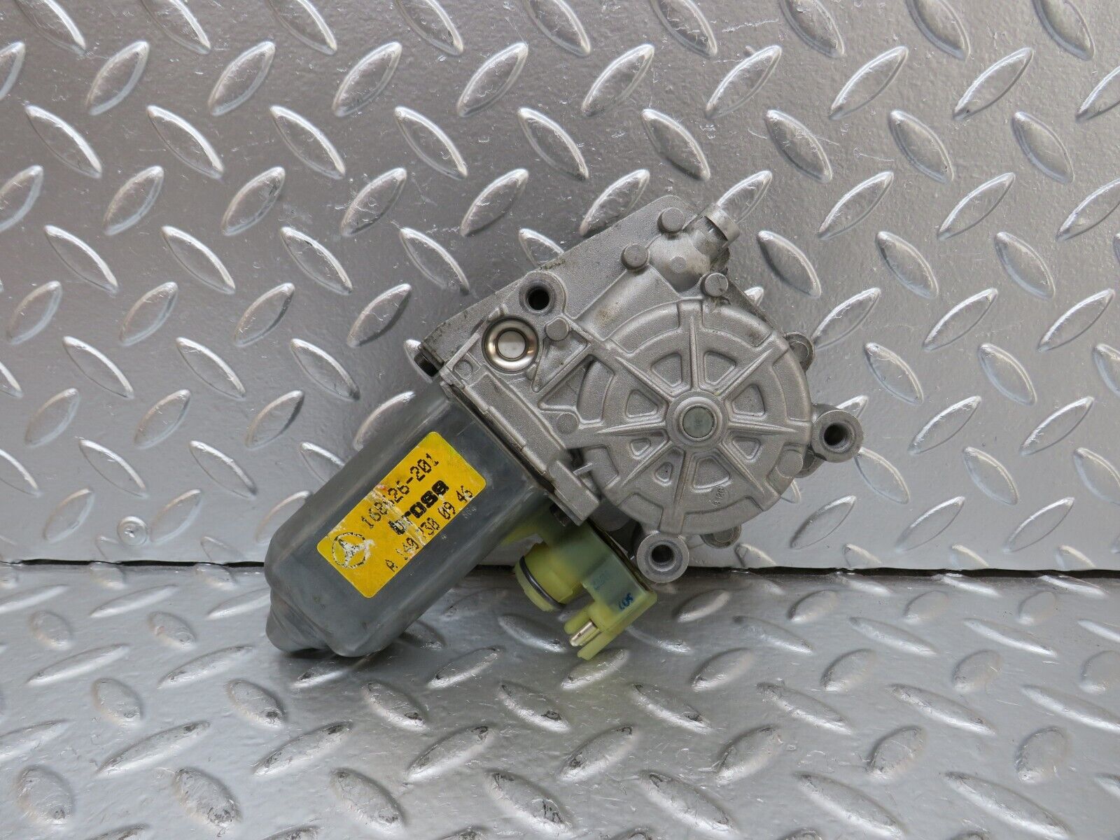 24713 Mercedes-Benz W140 S320 Window Regulator Motor Rear Left 1407300946