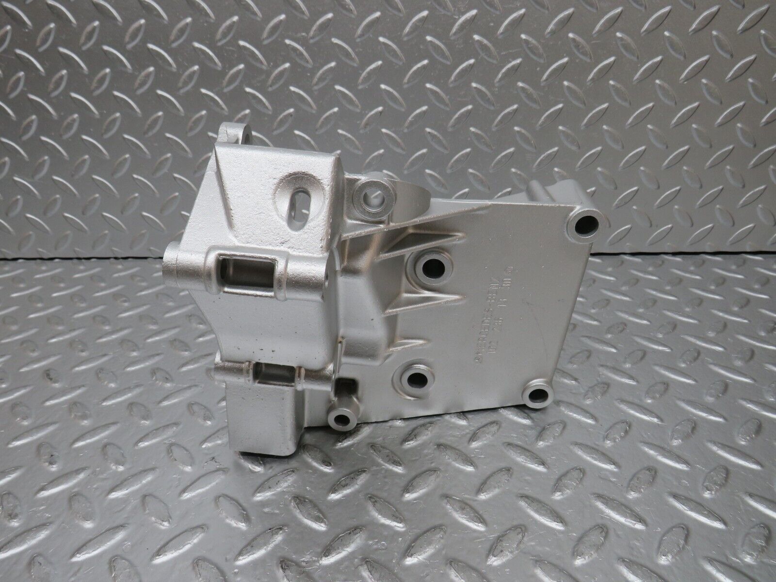 30540 Mercedes-Benz W124 230E Power Steering Pump Bracket 1022361330