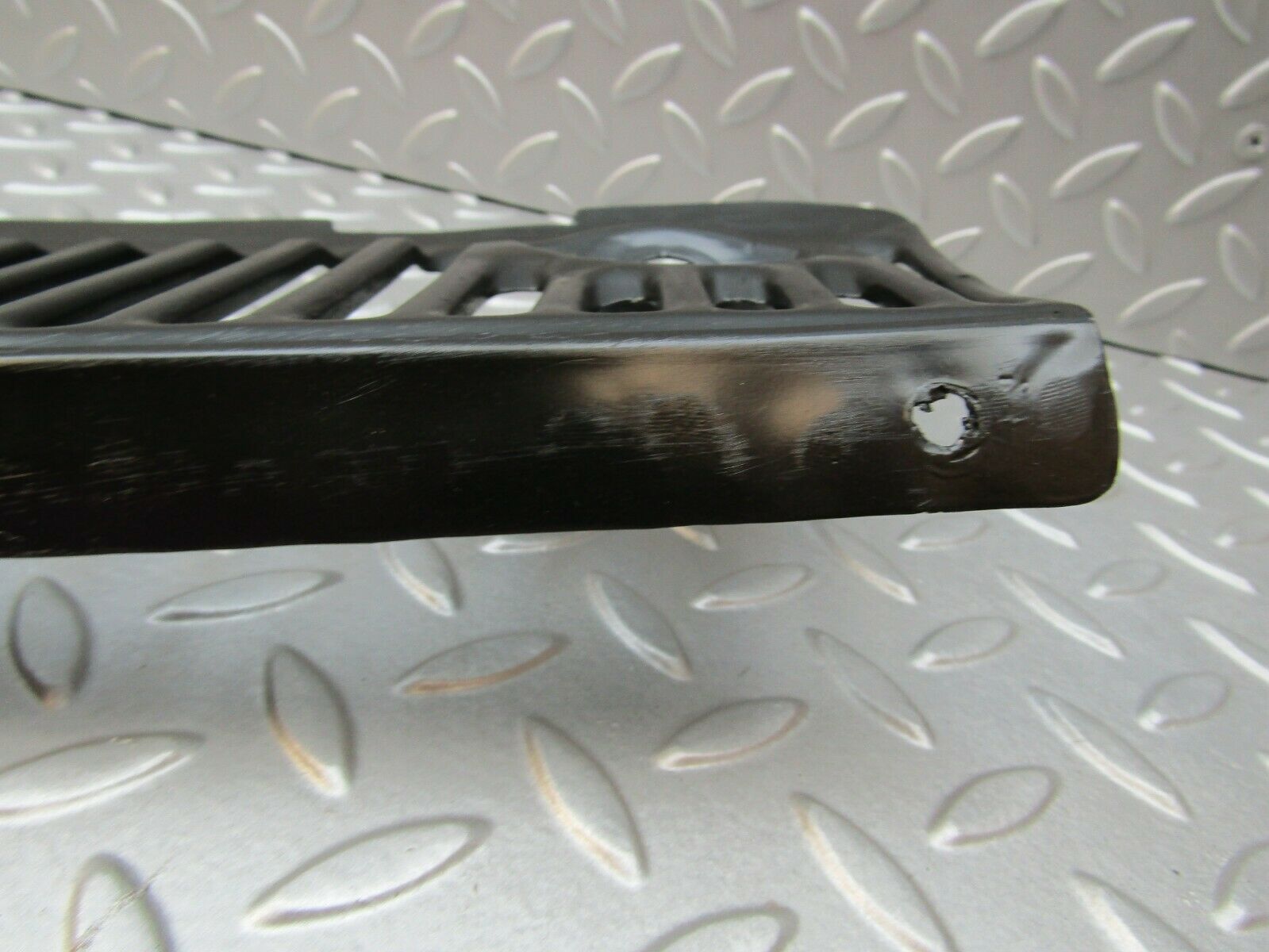 3344 Mercedes-Benz W115 220D External Air Ventilation Grille