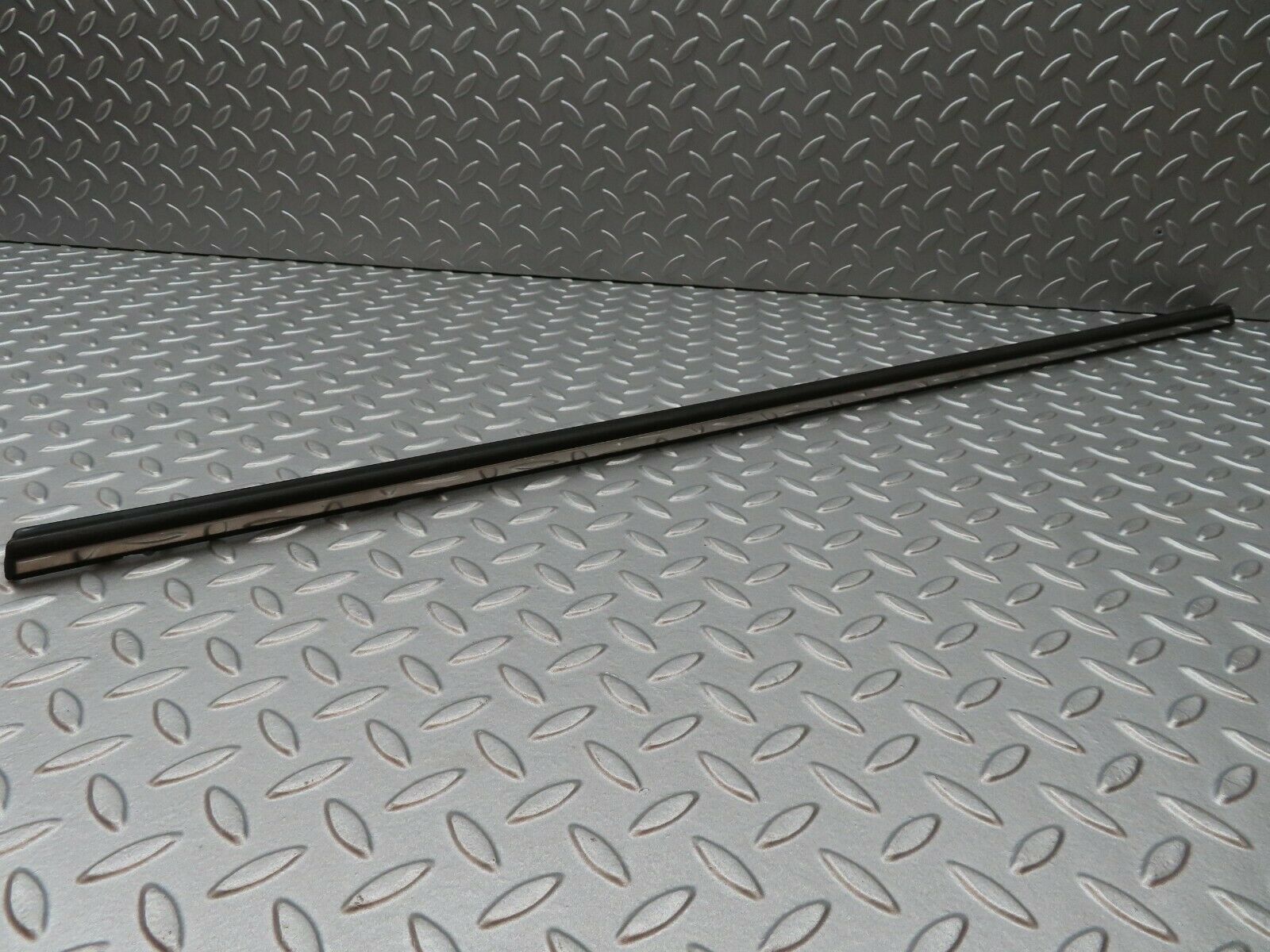 3692 Mercedes-Benz S123 200T Wagon Centre Door Chrome Trim Rear Left