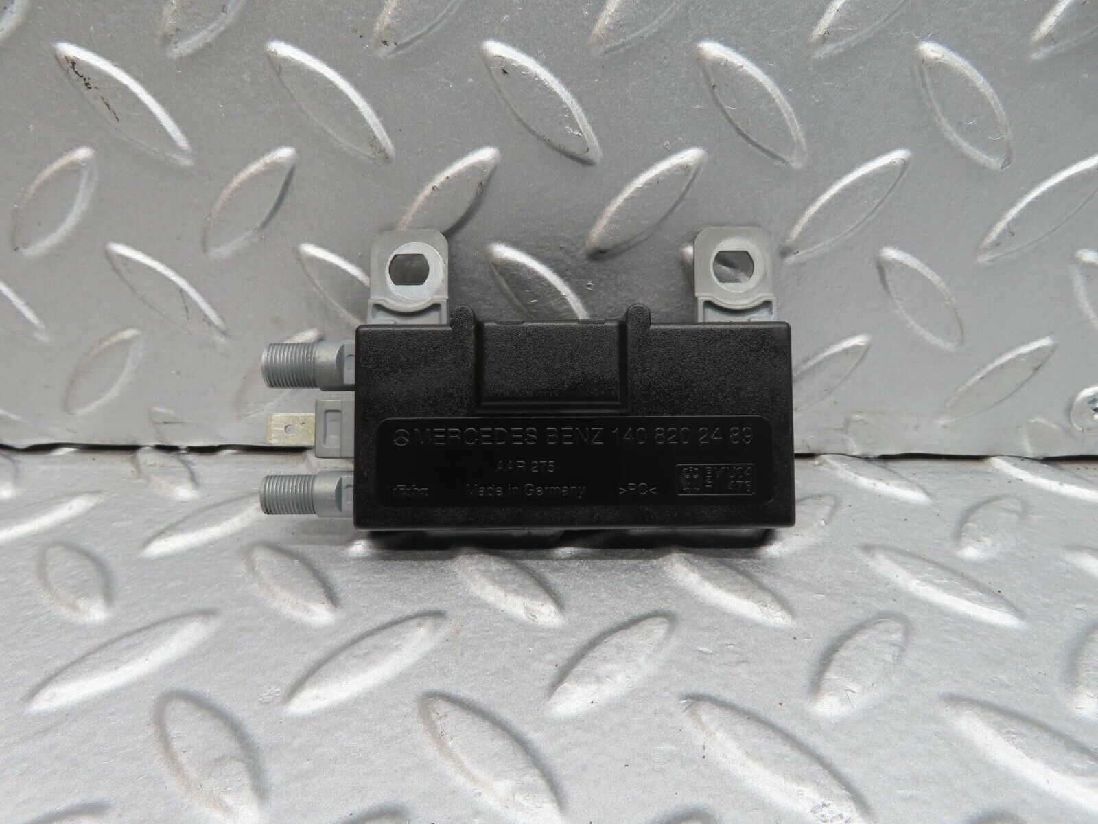 14940 Mercedes-Benz W140 S320 Antenna Amplifier 1408202489