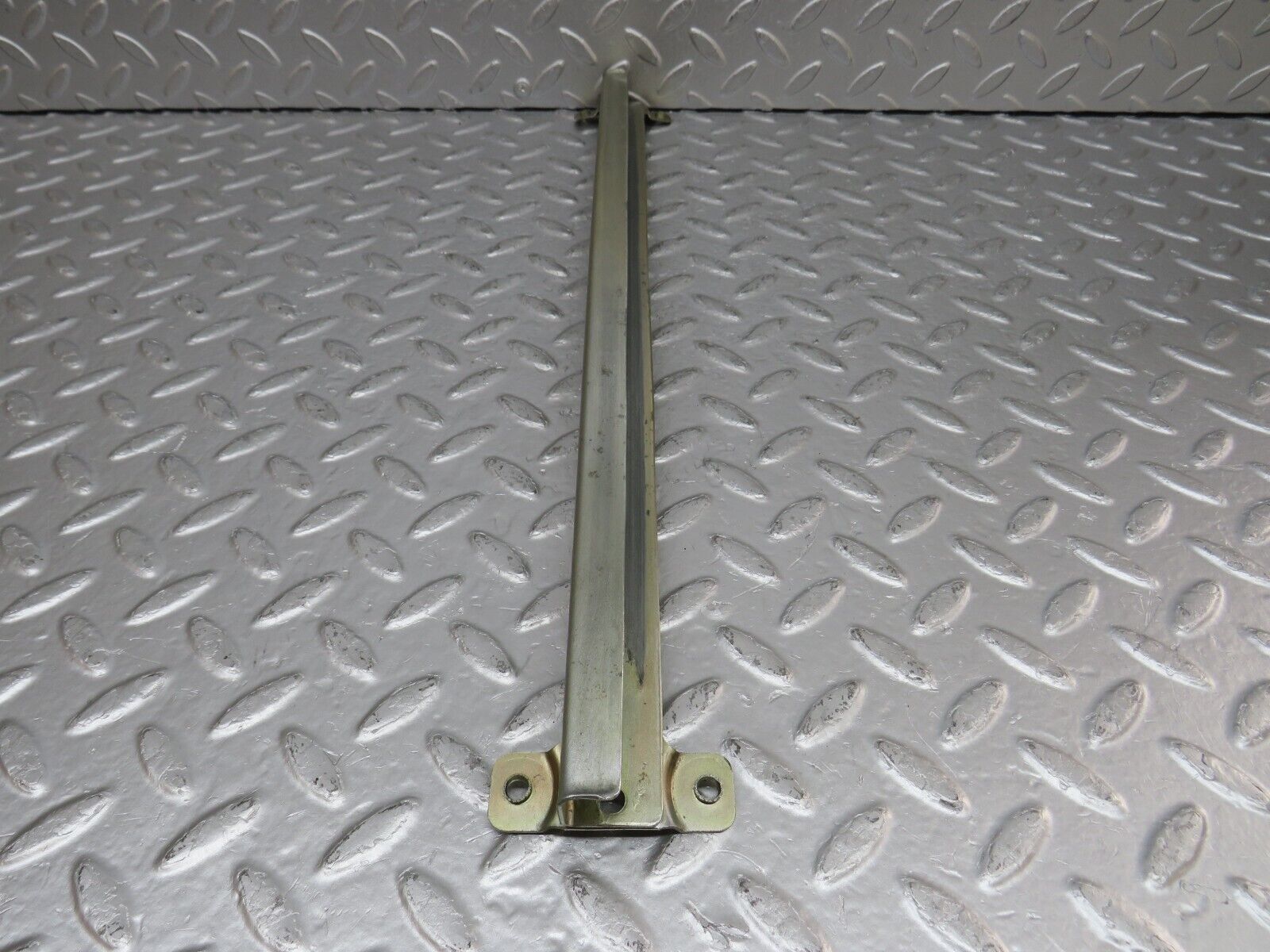 33256 Mercedes-Benz W202 C180 Front Left Door Window Channel