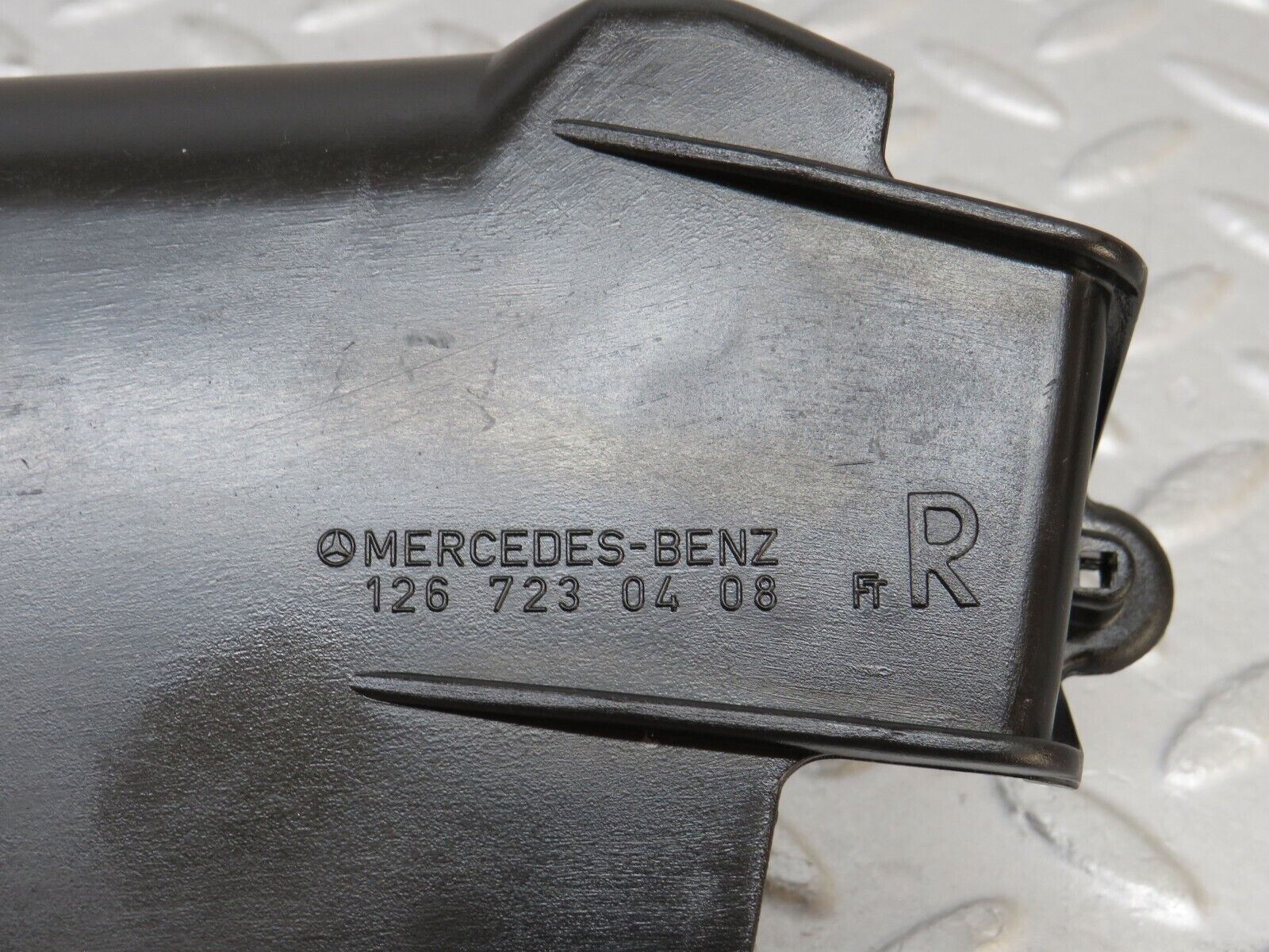 36034 Mercedes-Benz W126 420SE Front Right Door Lock Inner Cover 1267230408