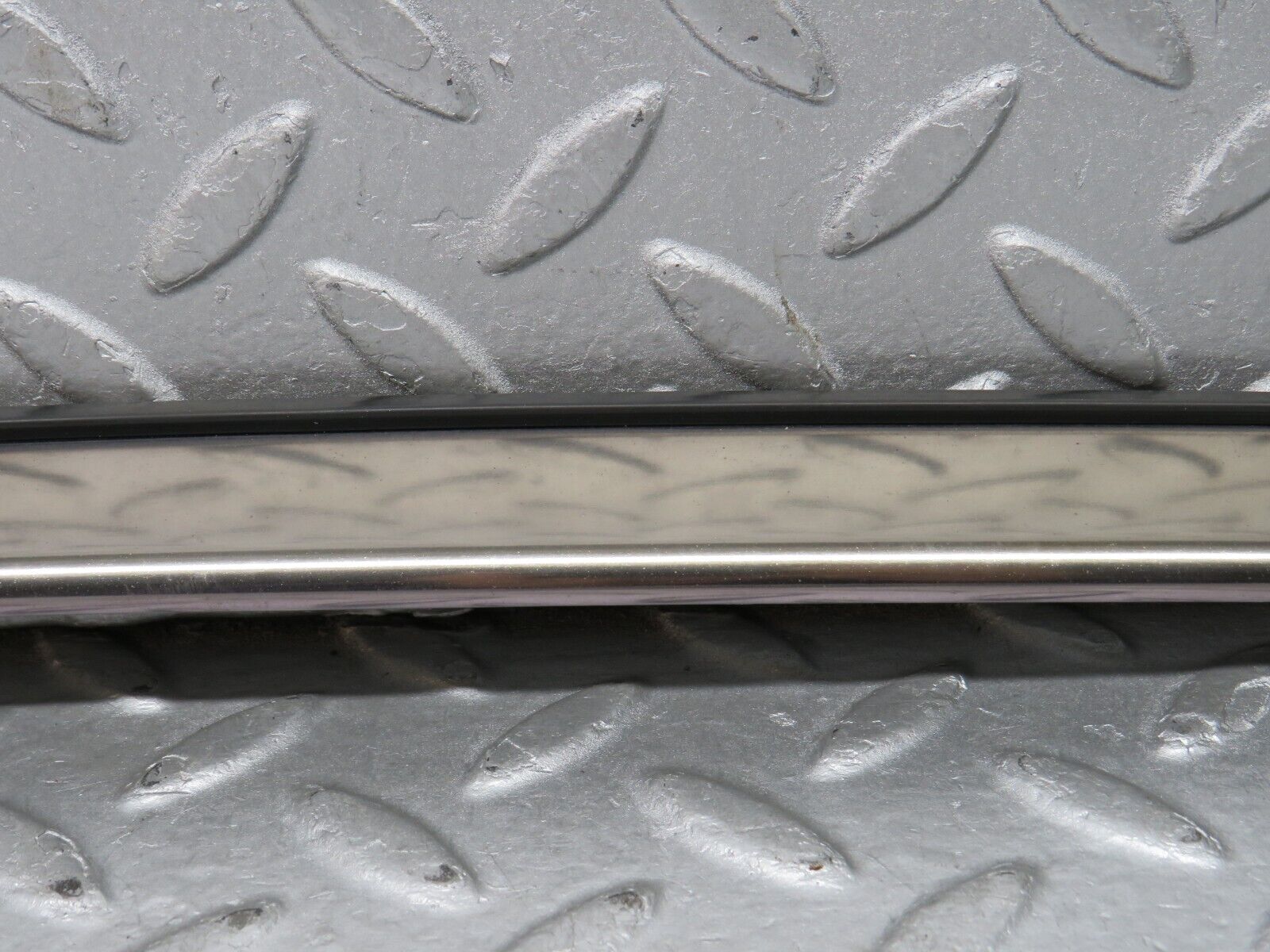 37896 Mercedes-Benz A124 320E Cabriolet A Pillar Exterior Moulding Trim Right