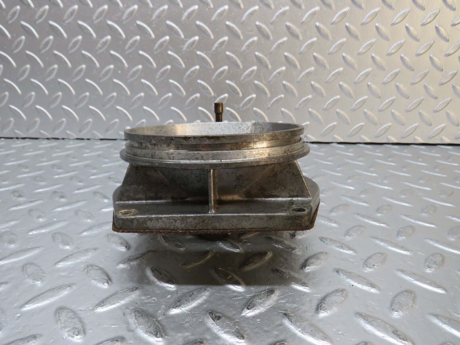 30012 Porsche 924 Air Flow Mass Meter Sensor Bosch 0438120101 047133353