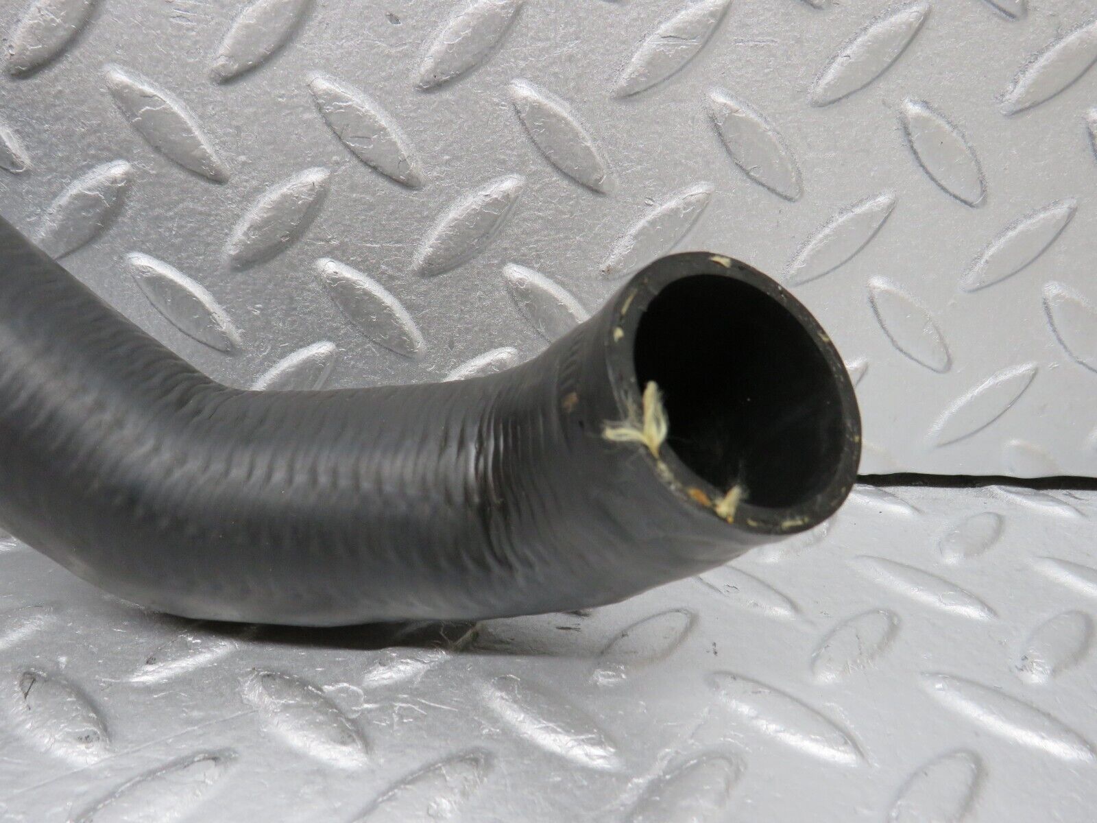 38569 Mercedes-Benz R129 280SL Coupe Radiator Lower Hose Pipe 1295012482