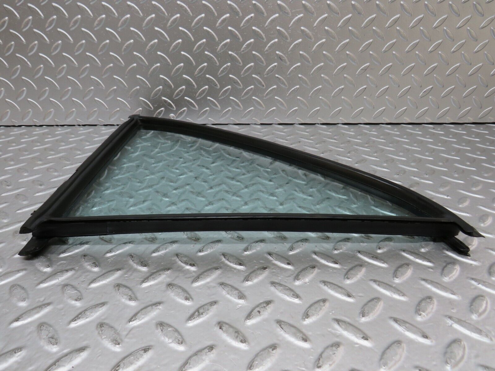 27223 Mercedes-Benz W123 280E Rear Right Quarter Window Glass 1237350224