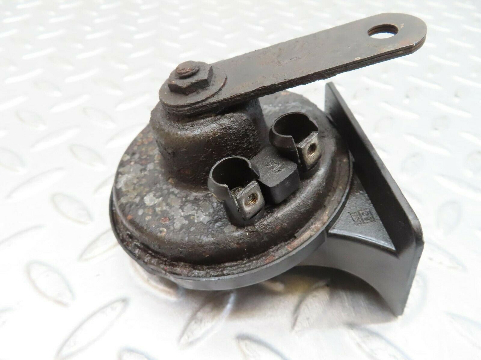 12200 Mercedes-Benz R129 300SL Coupe Horn