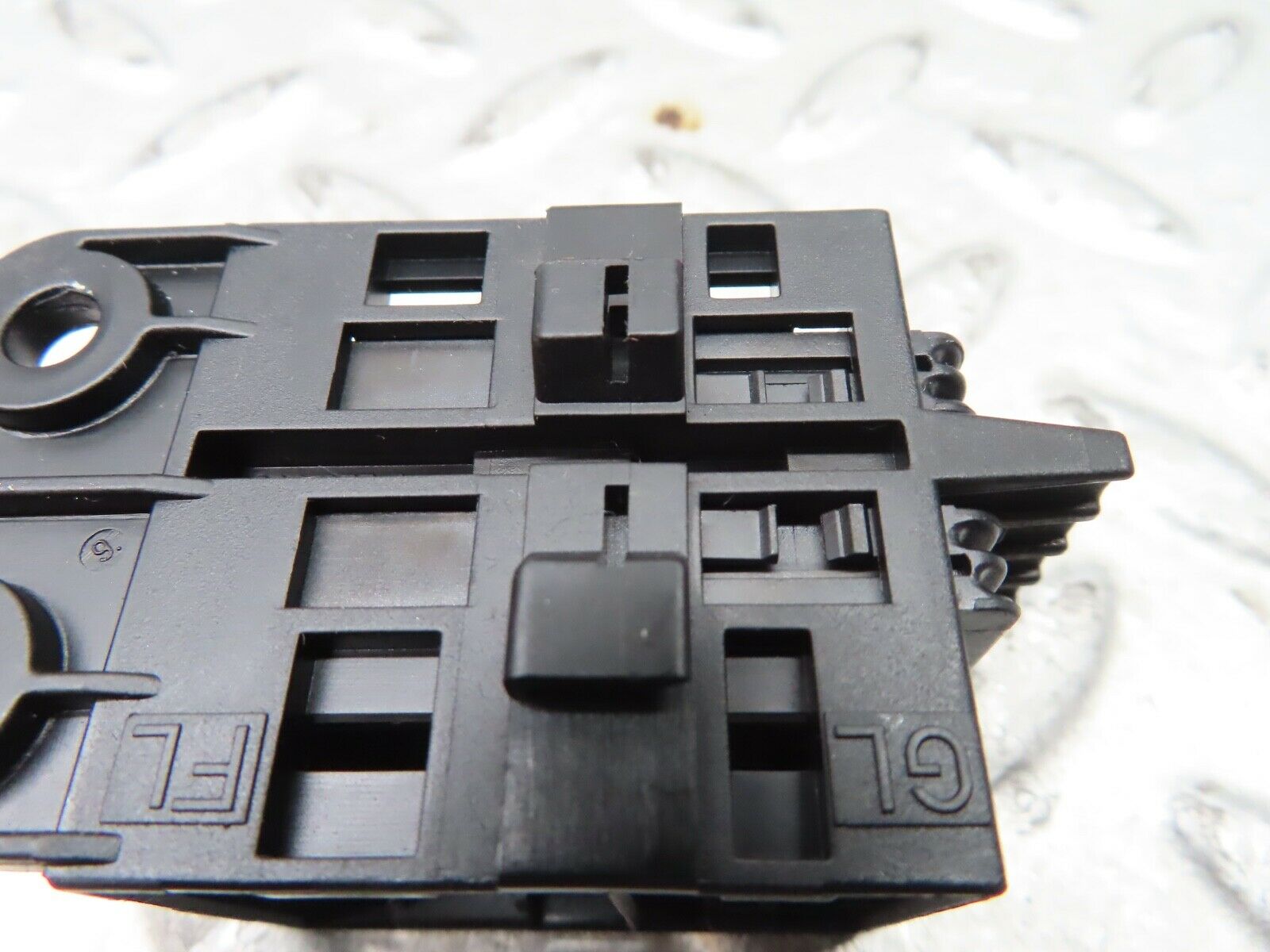 19687 Mercedes-Benz C140 CL420 Coupe Front Left Door Switch Plug 0195457028