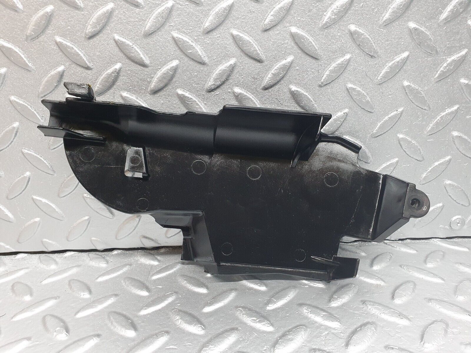 40906 Mercedes-Benz W126 300SE Front Left Door Lock Inner Cover 1267230308