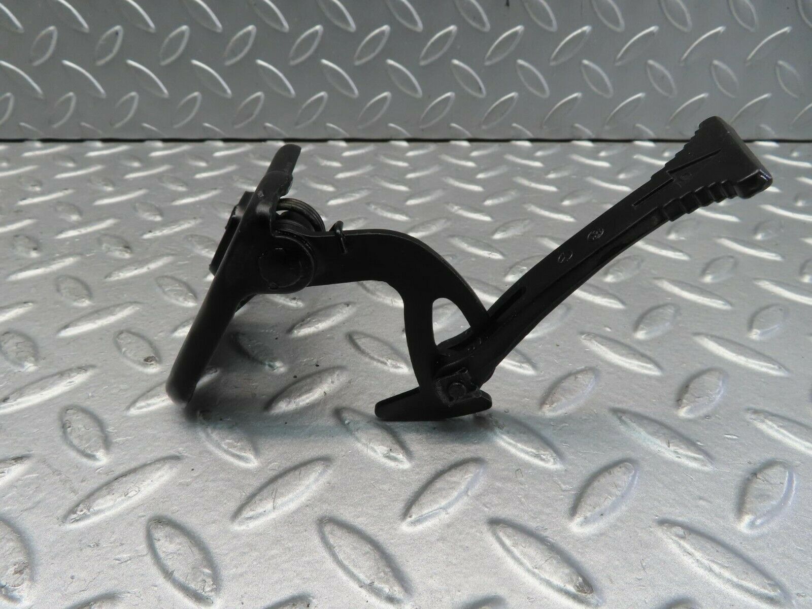 11555 Mercedes-Benz C123 230CE Coupe Bonnet Safety Latch