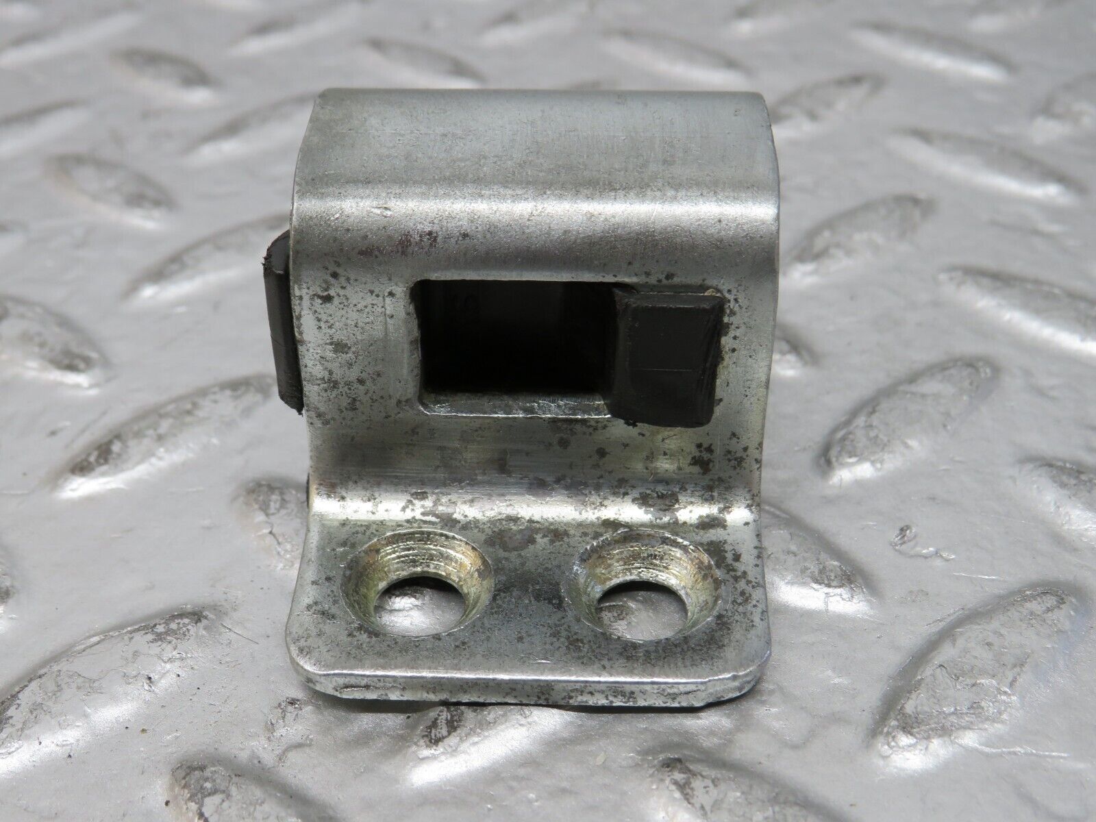 26805 Mercedes-Benz W123 240D Door Lock Latch Front Right Side