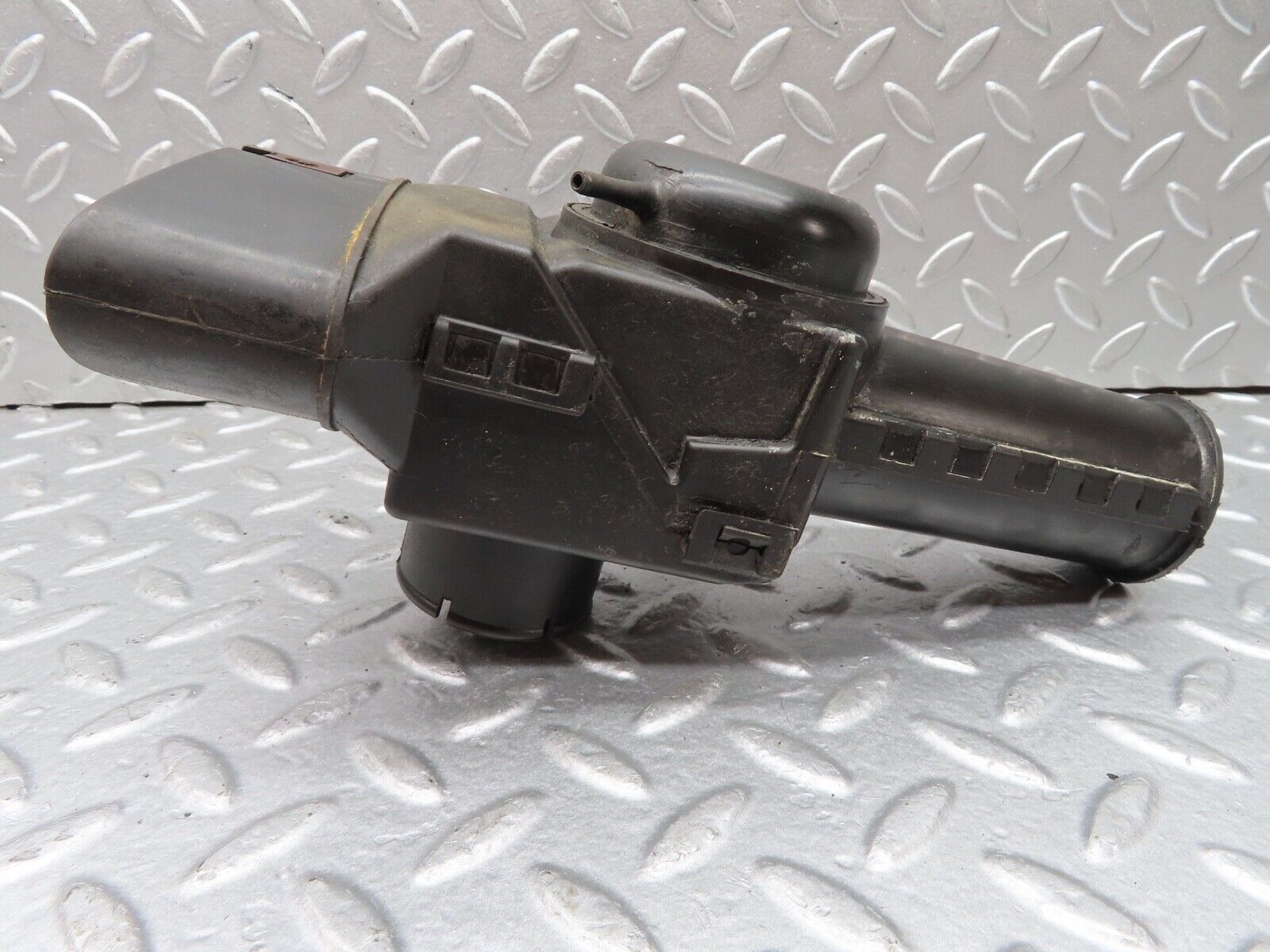 29097 Mercedes-Benz C124 320CE Coupe Air Intake Valve