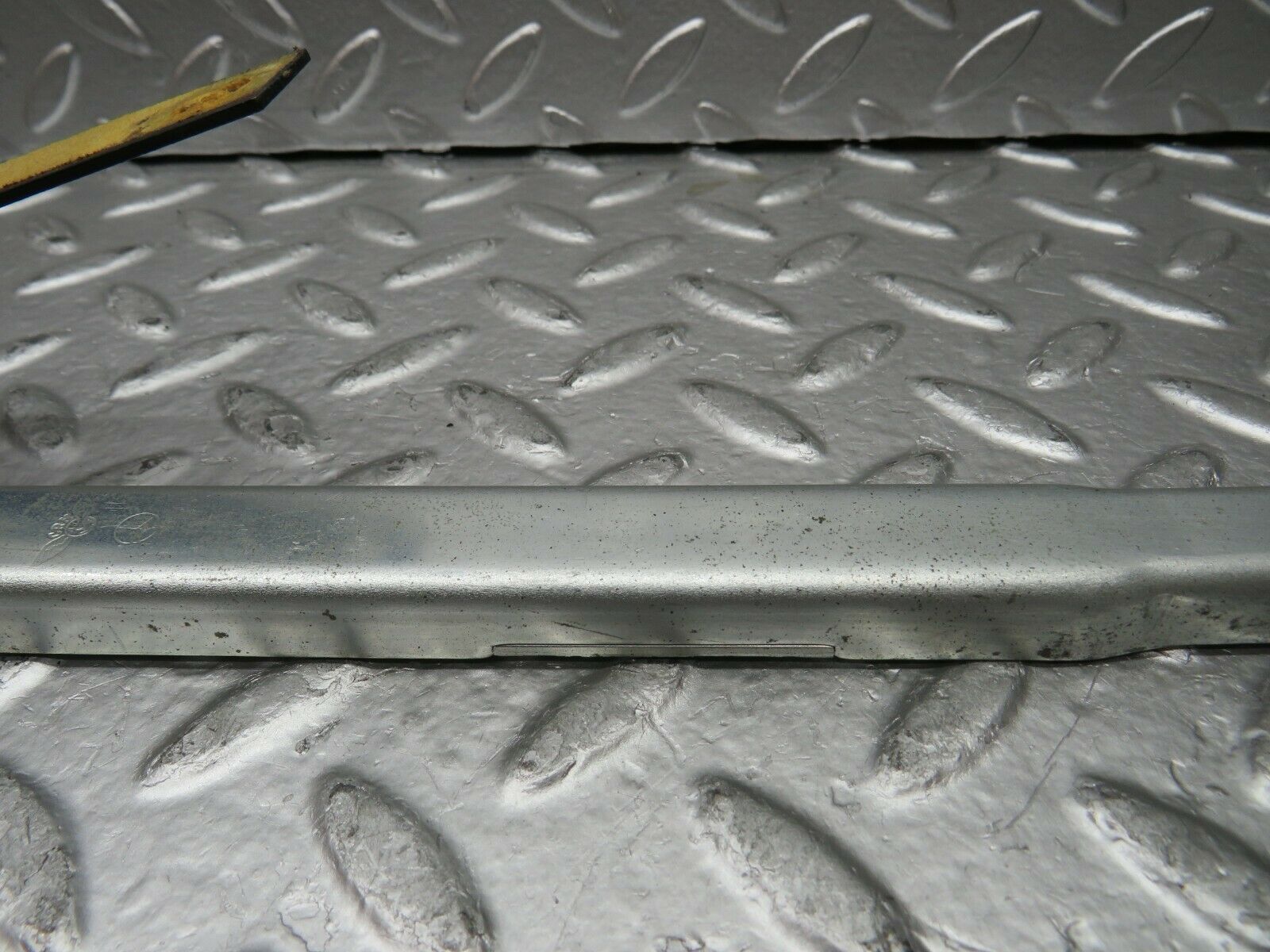 24180 Mercedes-Benz W123 280E Front Right Seat Sliding Adjust Handle