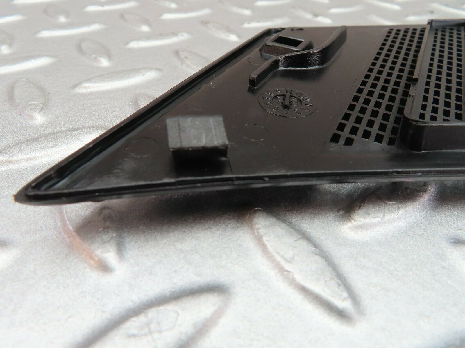 9577 Mercedes-Benz C123 280CE Coupe Air Intake Grill Right Side 1238363065