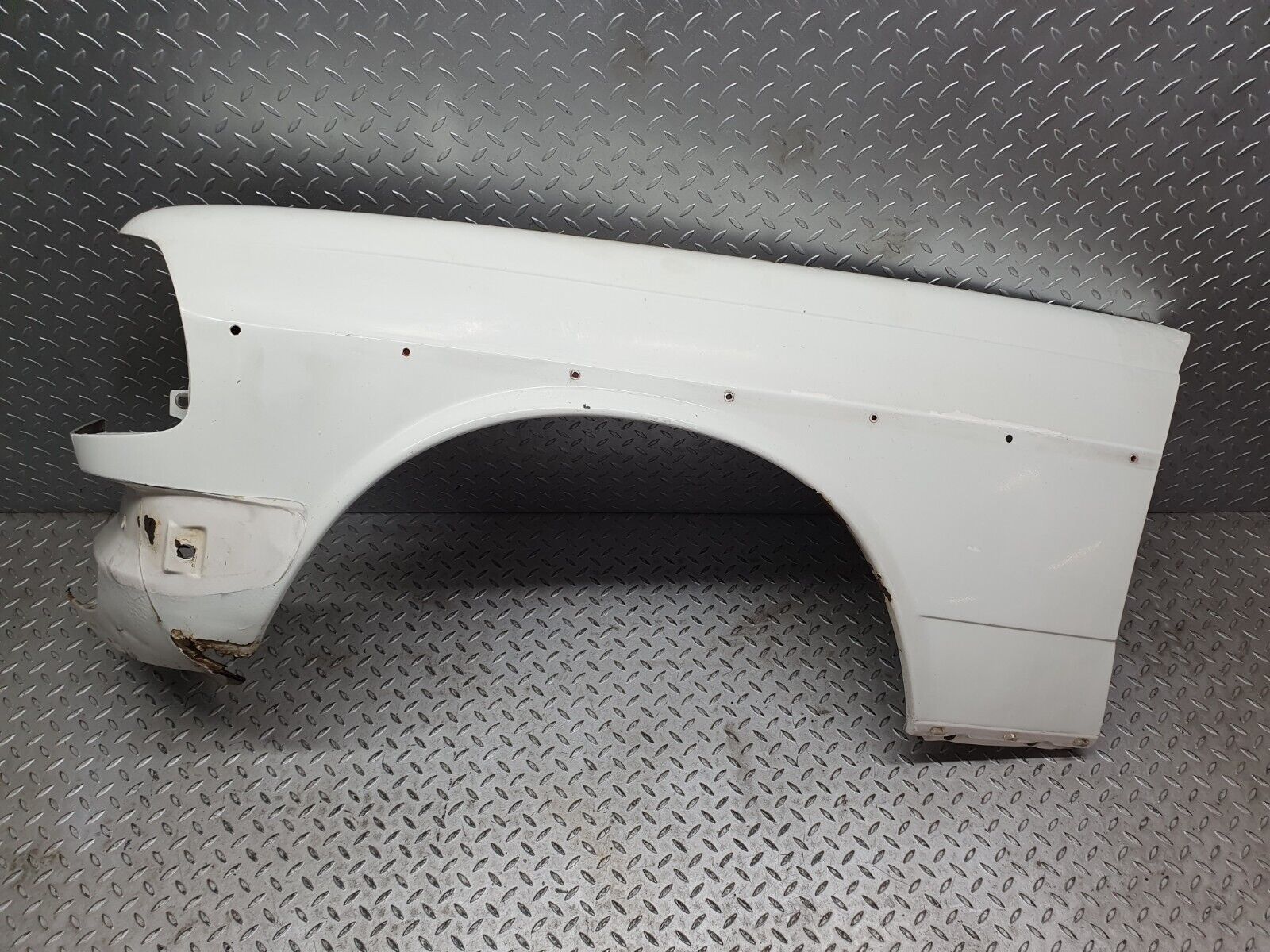 40810 Mercedes-Benz W123 300D Front Left Wing Fender