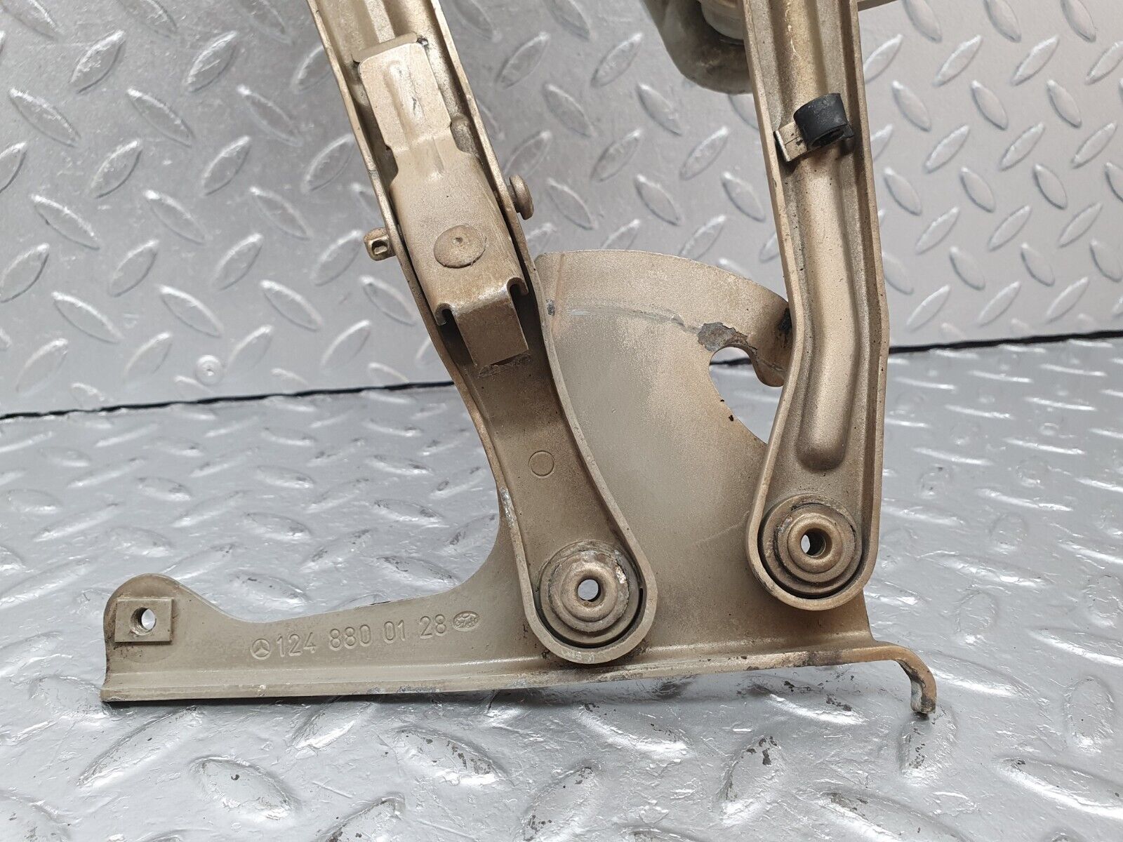 41438 Mercedes-Benz W124 200E Bonnet Hinge Left Side 1248870974 1248800128