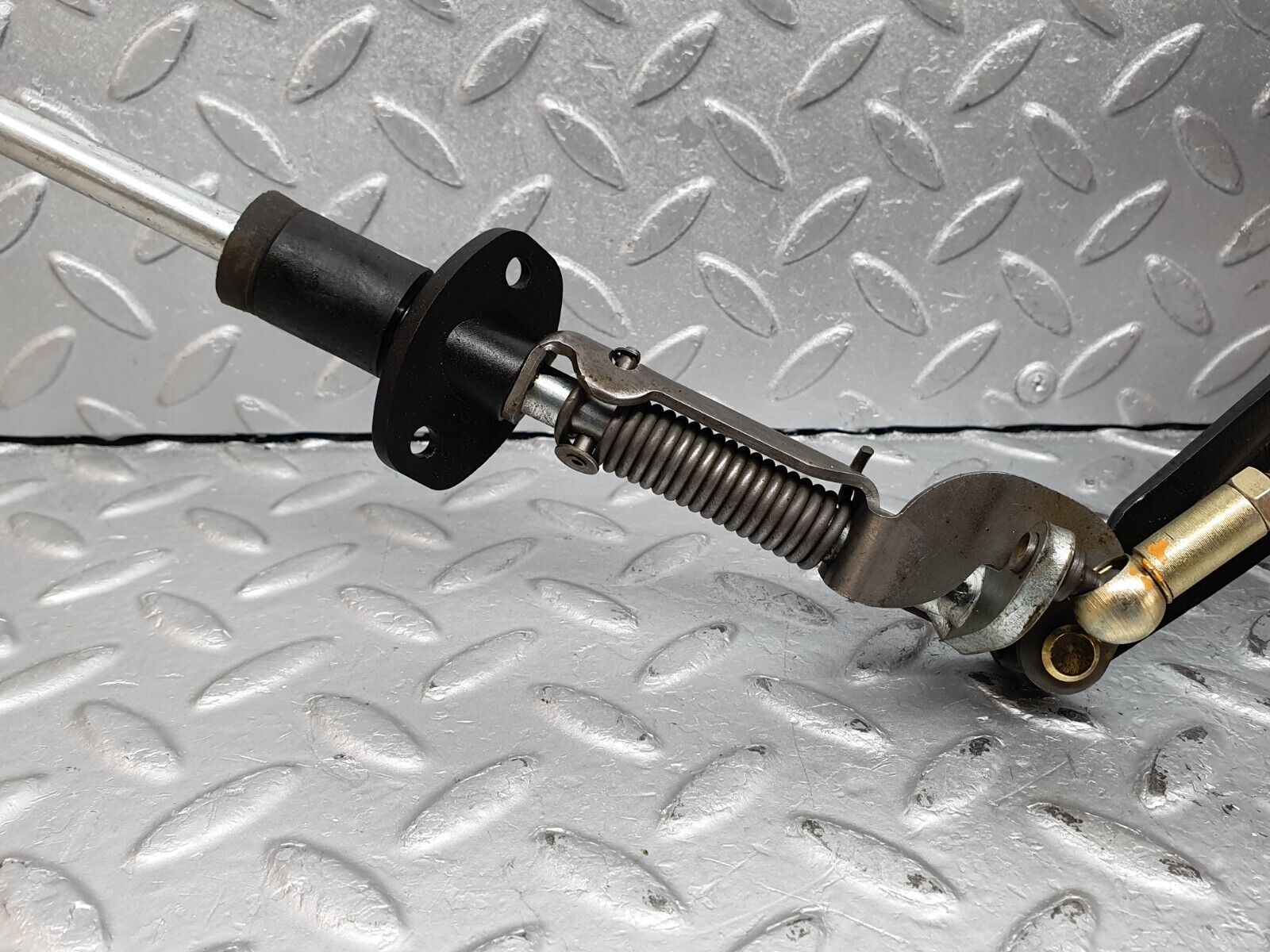 41211 Mercedes-Benz W126 300SE Handbrake Regulator