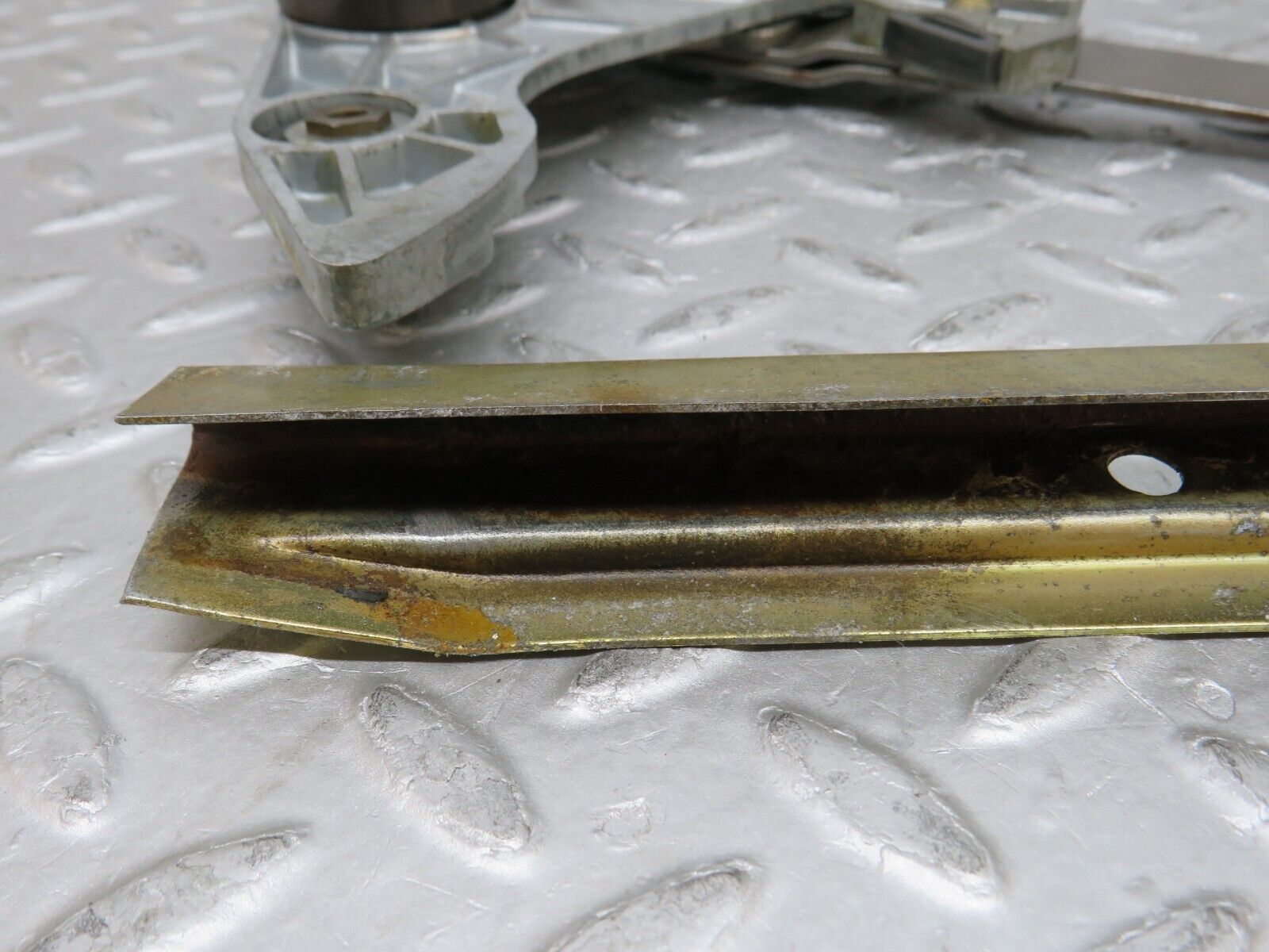 37422 Mercedes-Benz W109 300SEL Rear Right Power Window Regulator