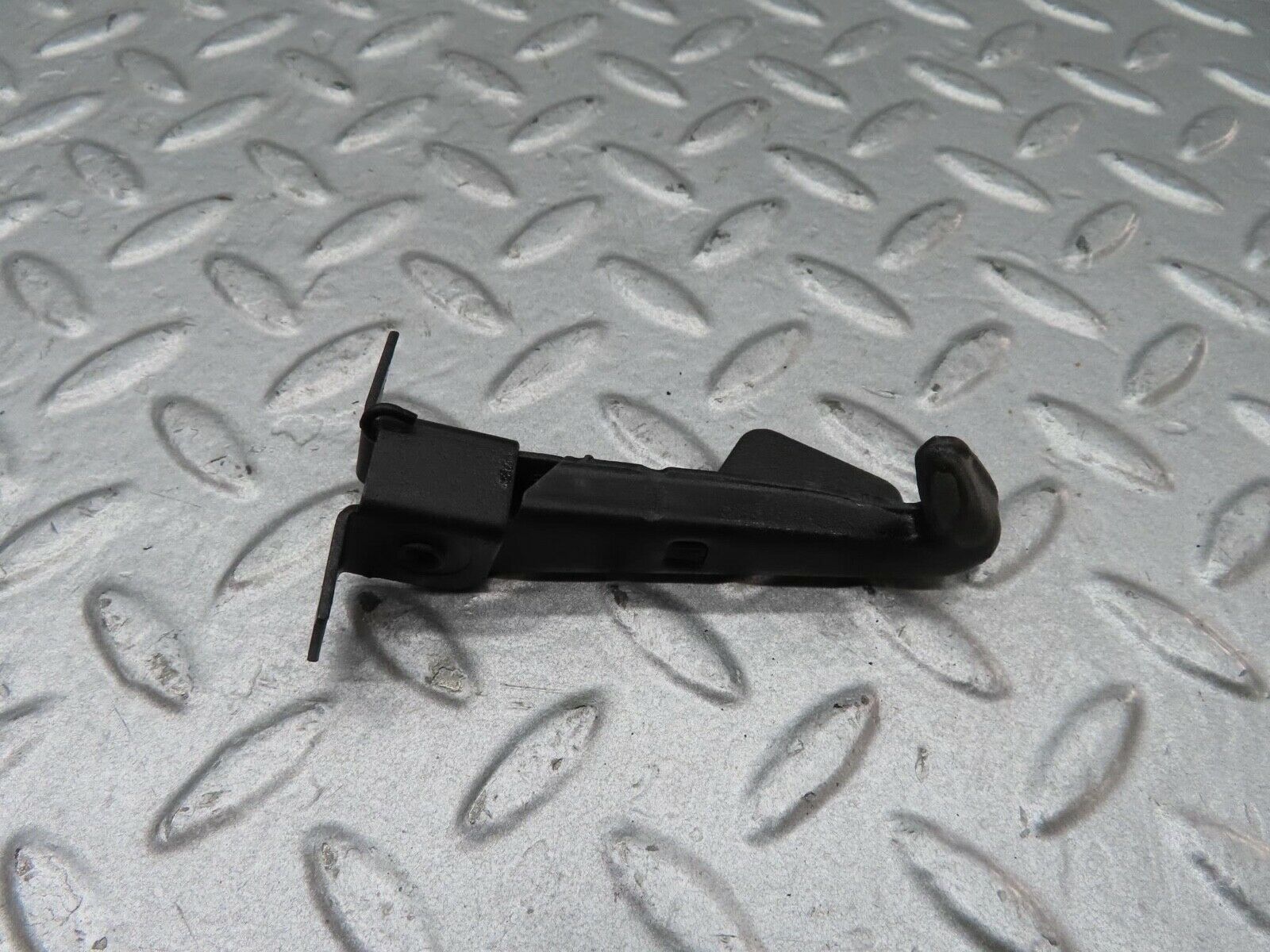 14293 Mercedes-Benz C107 280 SLC Bonnet Safety Latch